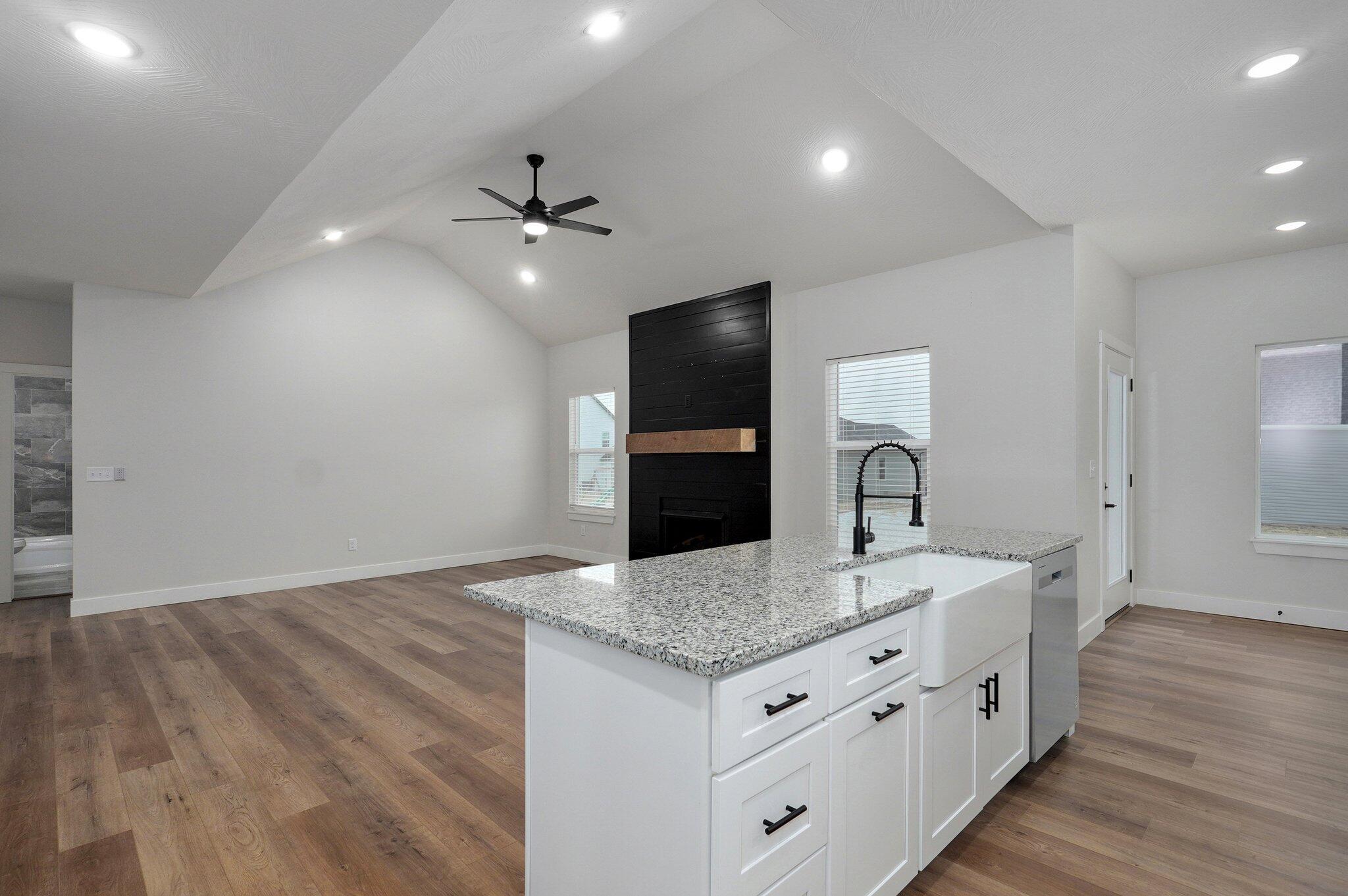 143 East Cowling Street Property Photo 15