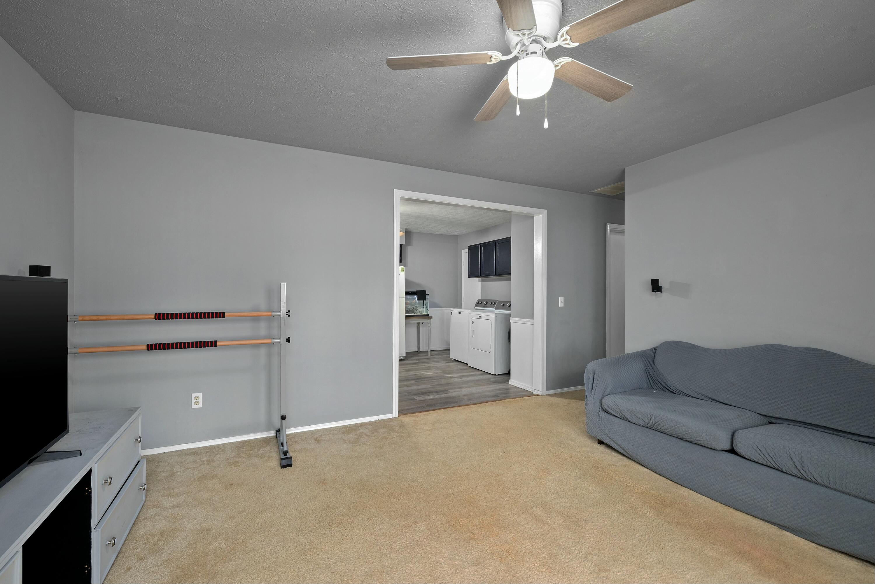 3020 West Lynn Street Property Photo 4