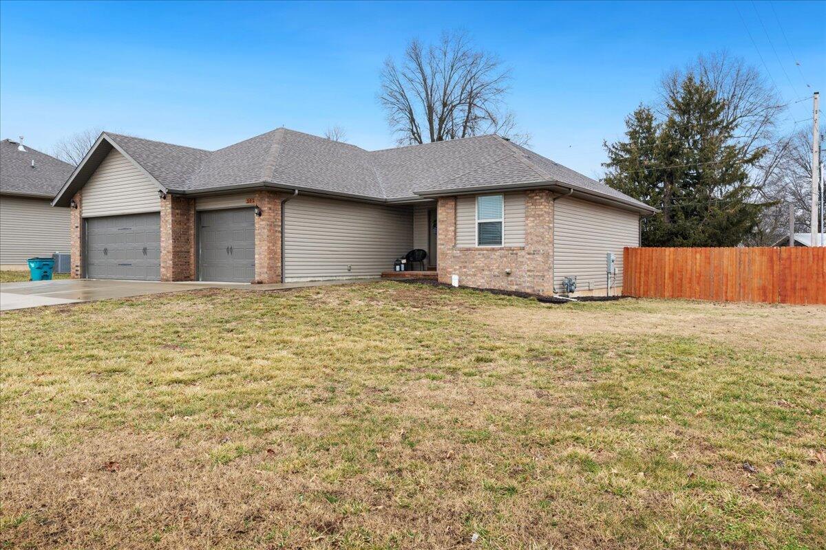 505 South Forest Lane Property Photo 3