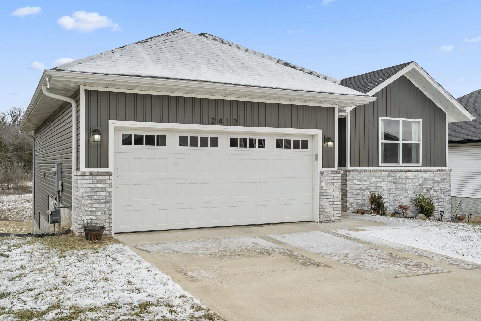 2412 West Twin Lakes Drive Property Photo 4