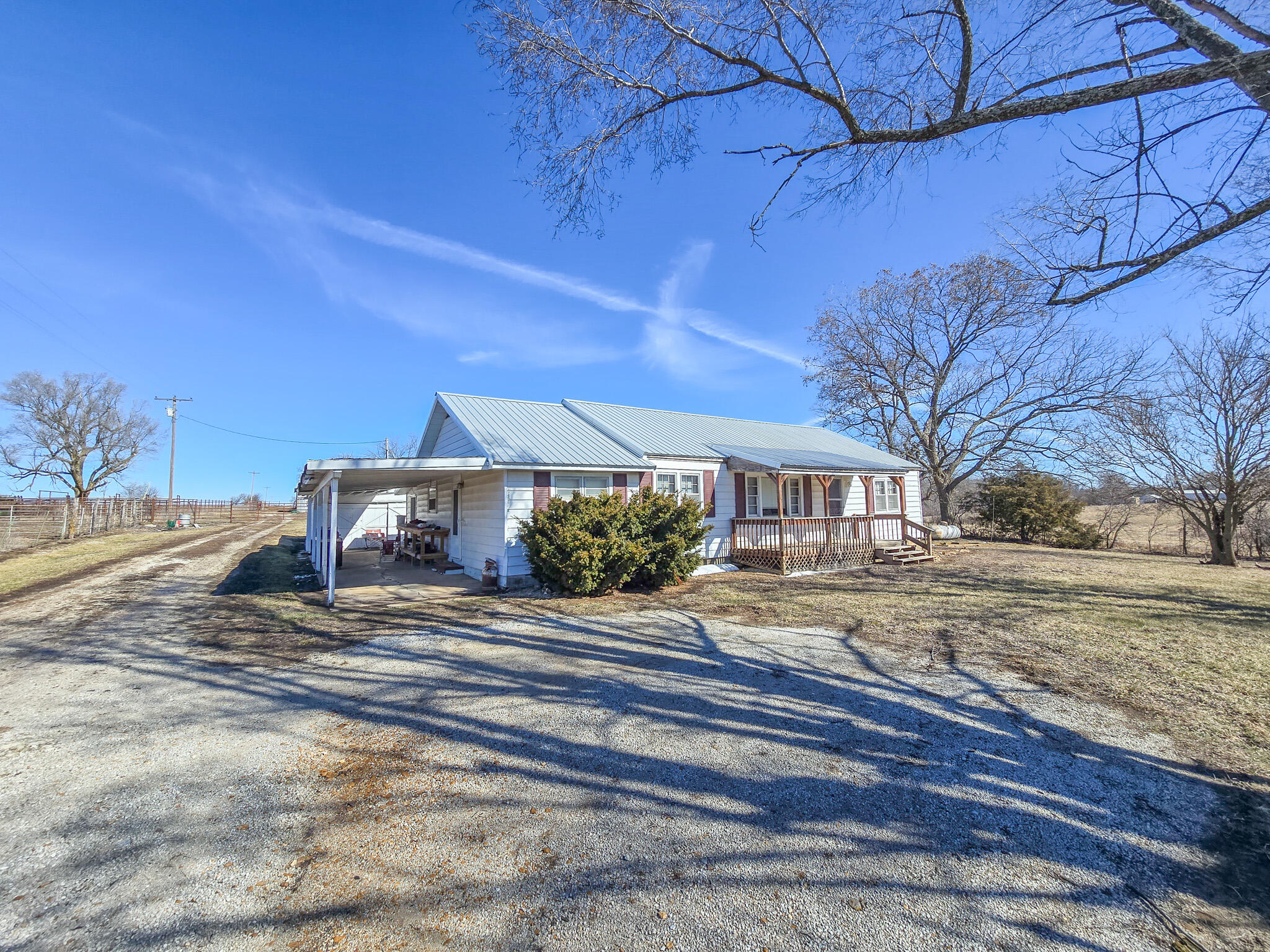 18001 Us Hwy 54 Property Photo