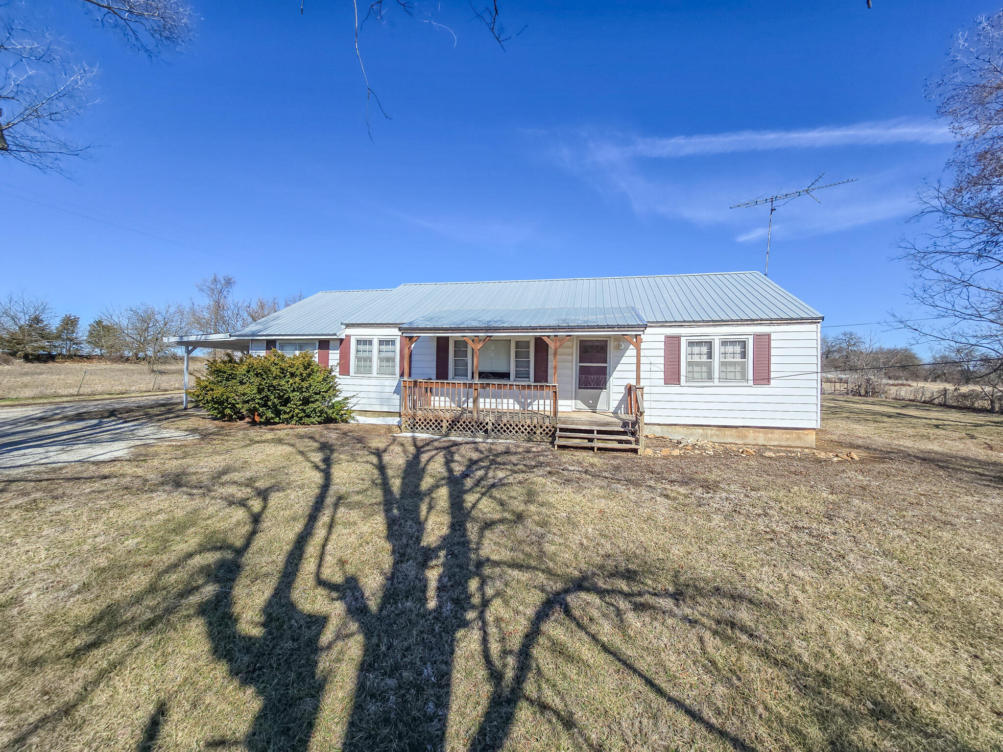 18001 Us Hwy 54 Property Photo 4