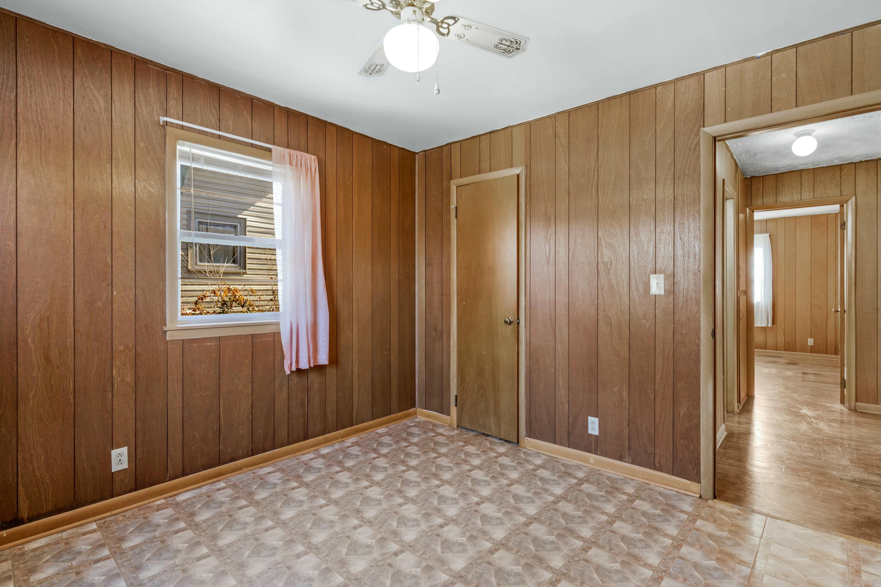 2733 West College Street Property Photo 15