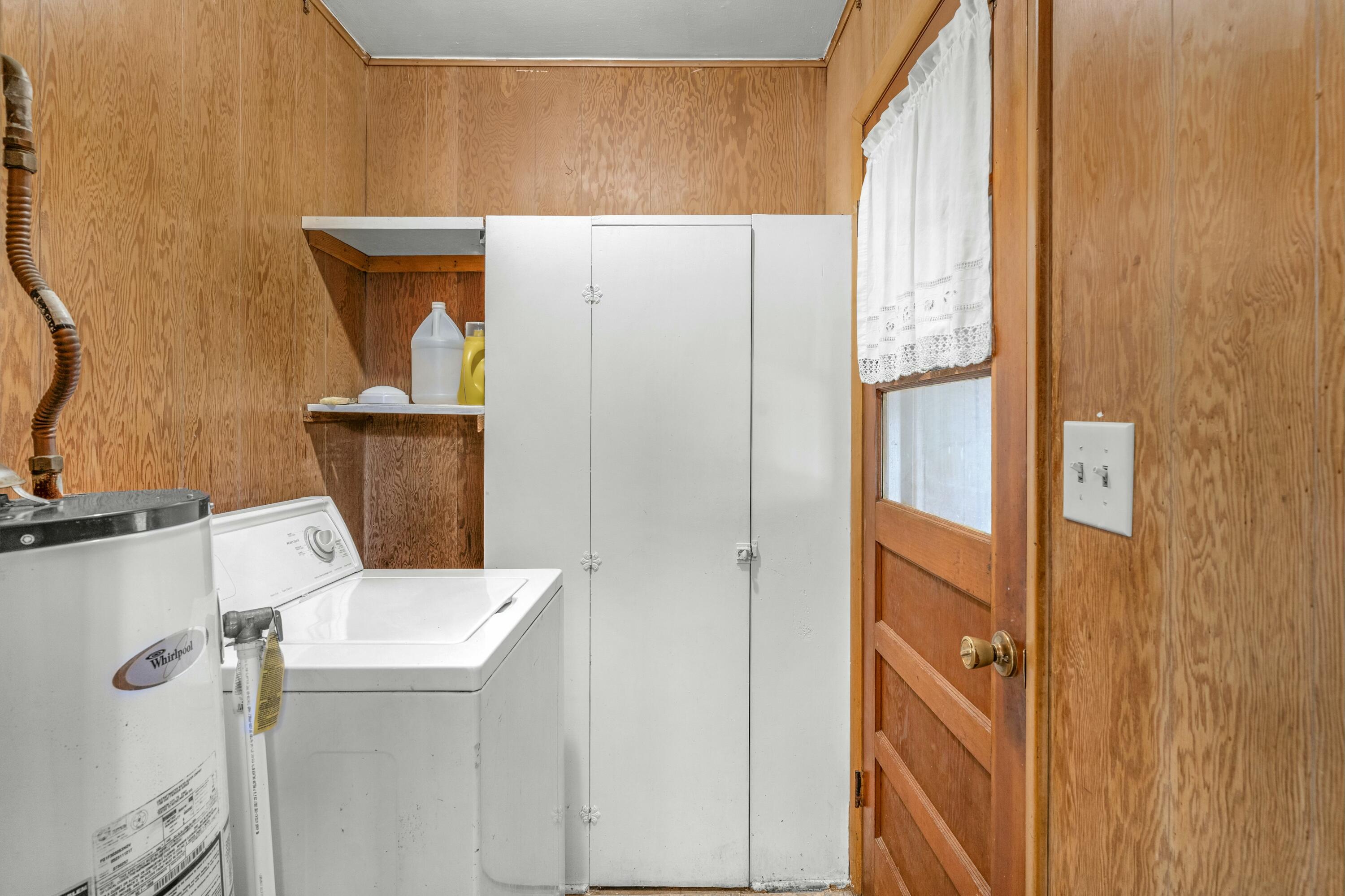 2733 West College Street Property Photo 16