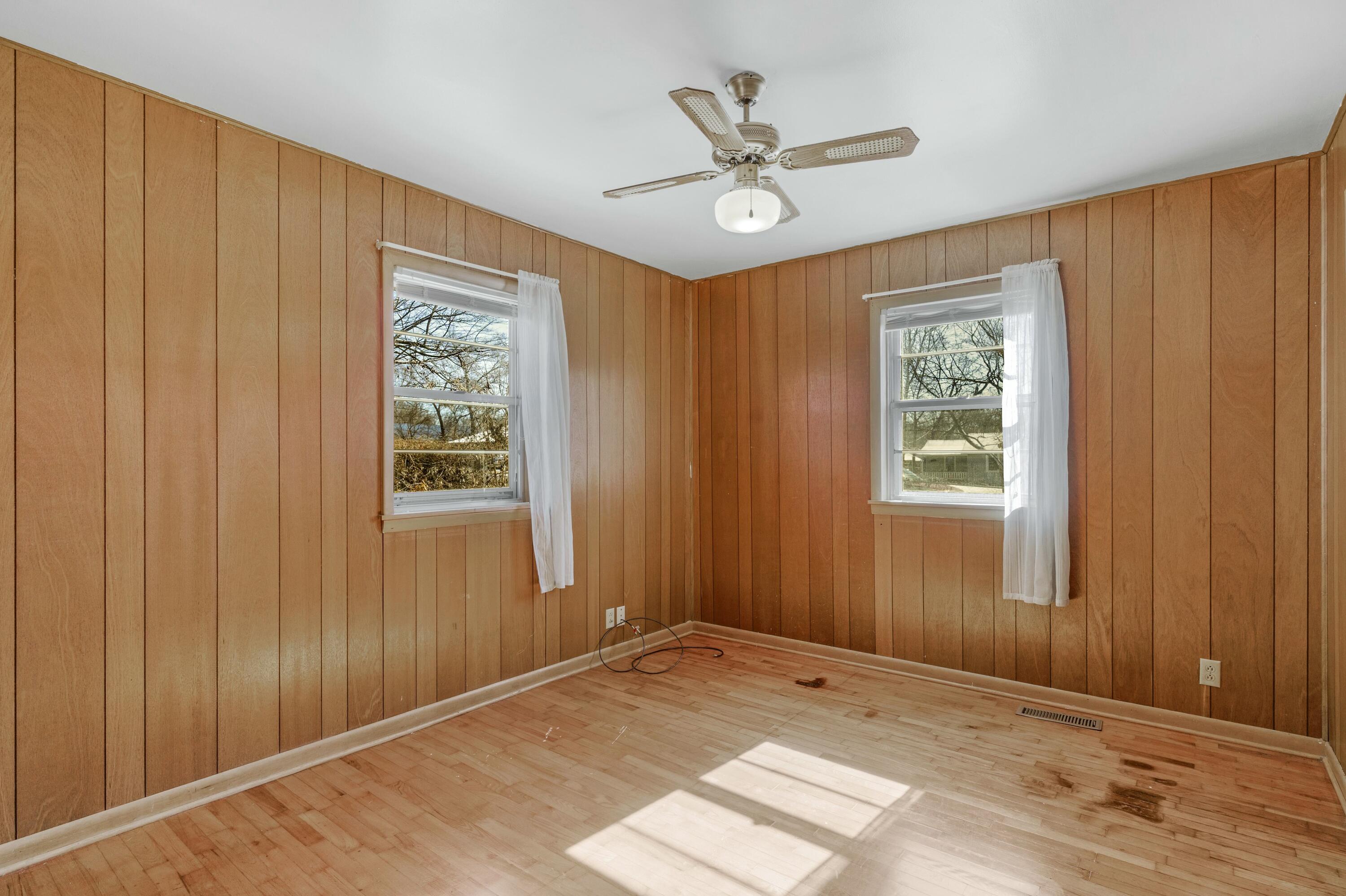 2733 West College Street Property Photo 17
