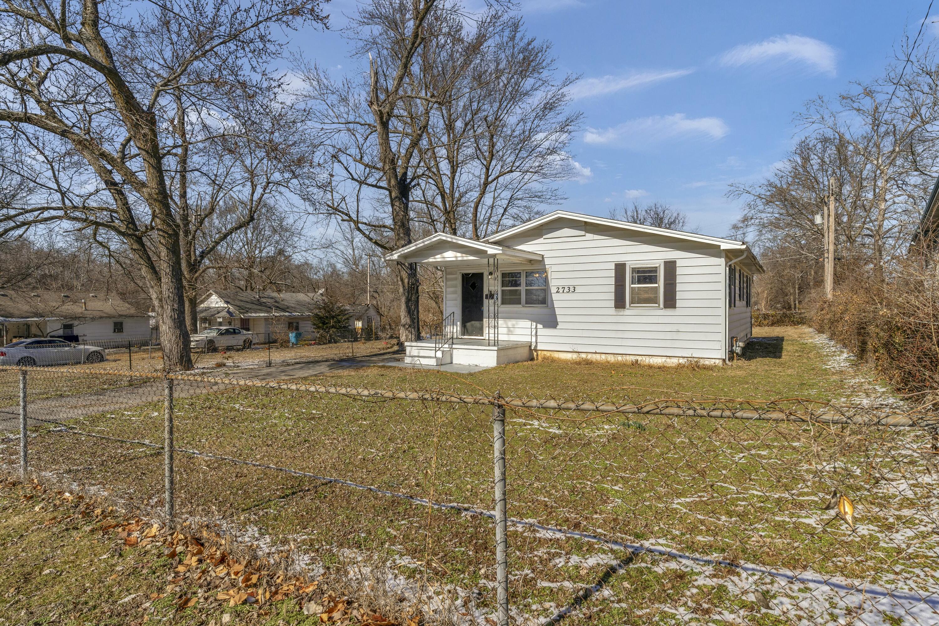 2733 West College Street Property Photo 21