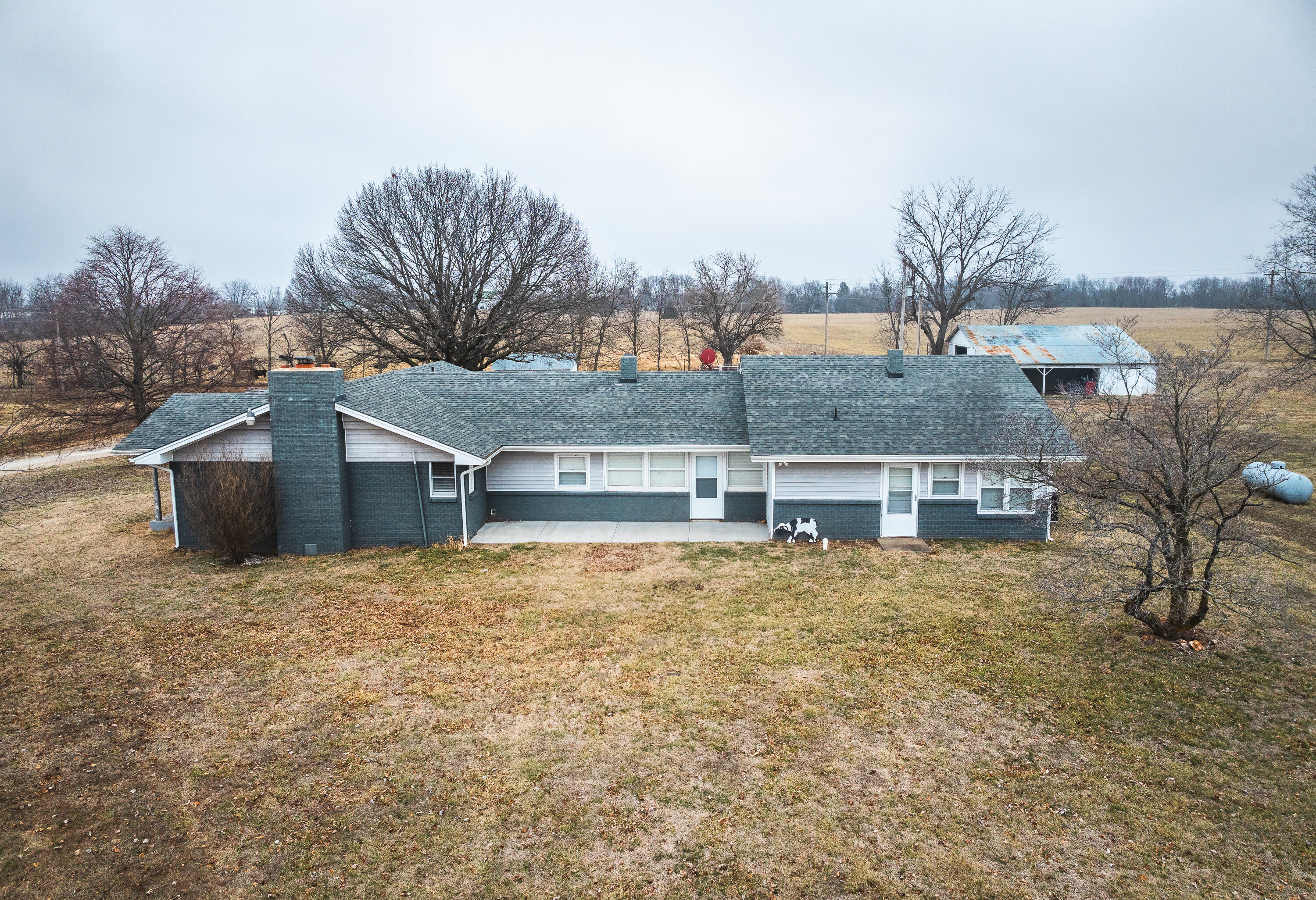 2749 West Farm Road 56 Property Photo 10