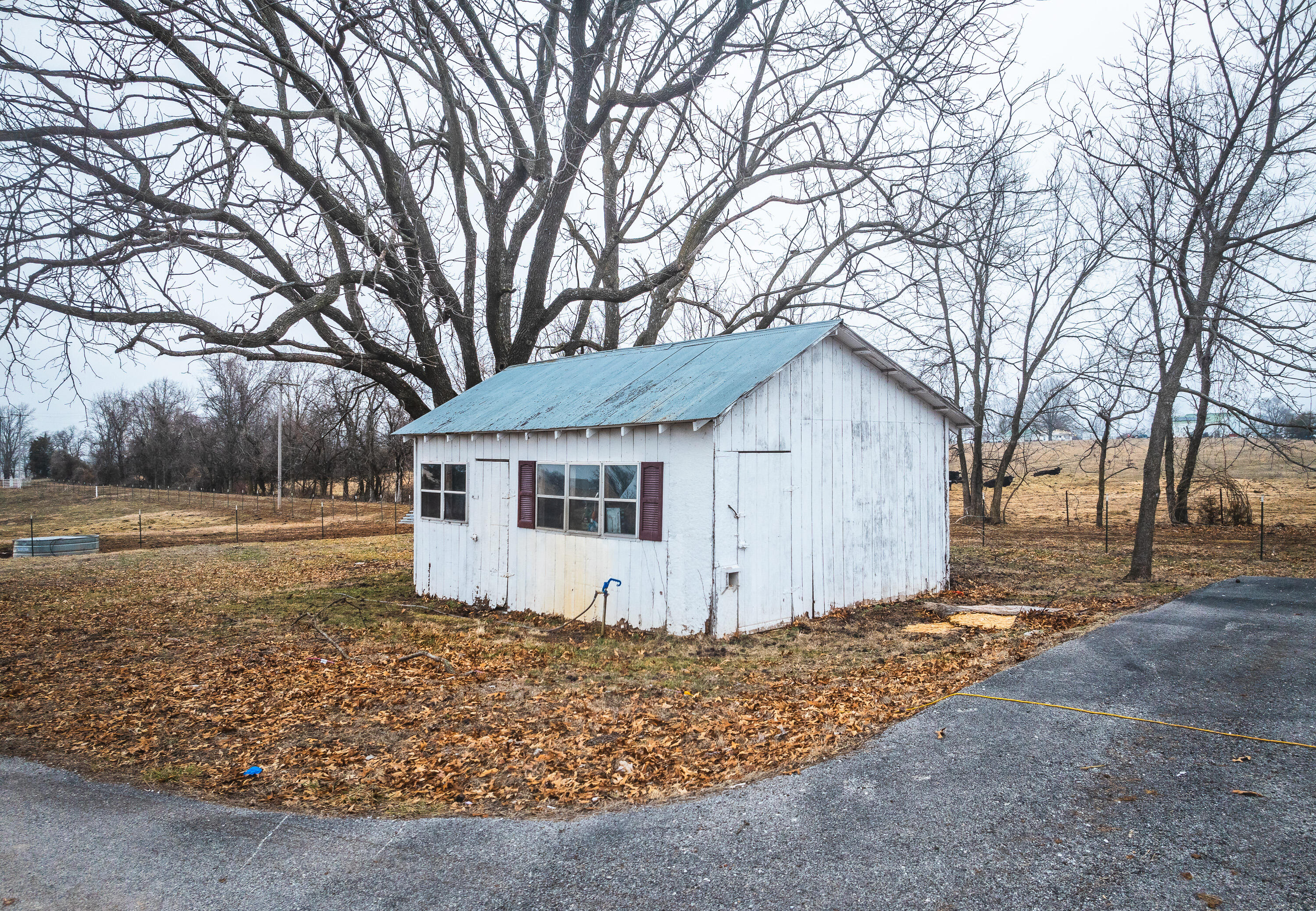 2749 West Farm Road 56 Property Photo 17