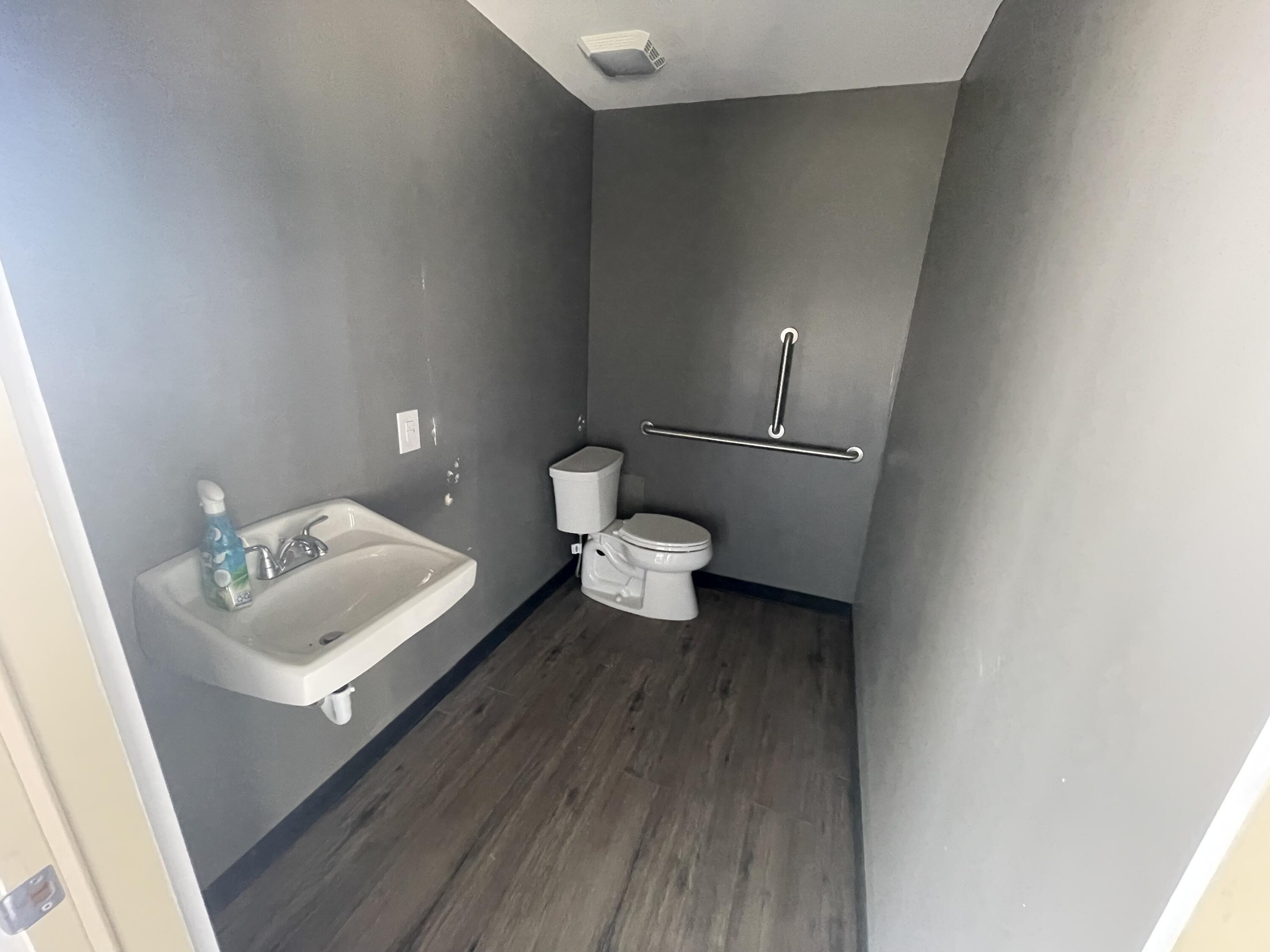 920 West Kearney Street Property Photo 7