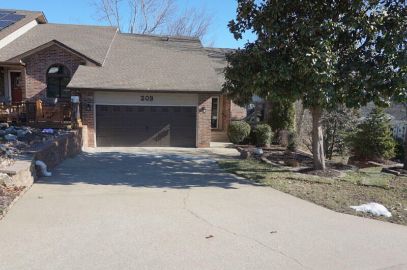 209 Eagle Pointe Drive Property Photo 2