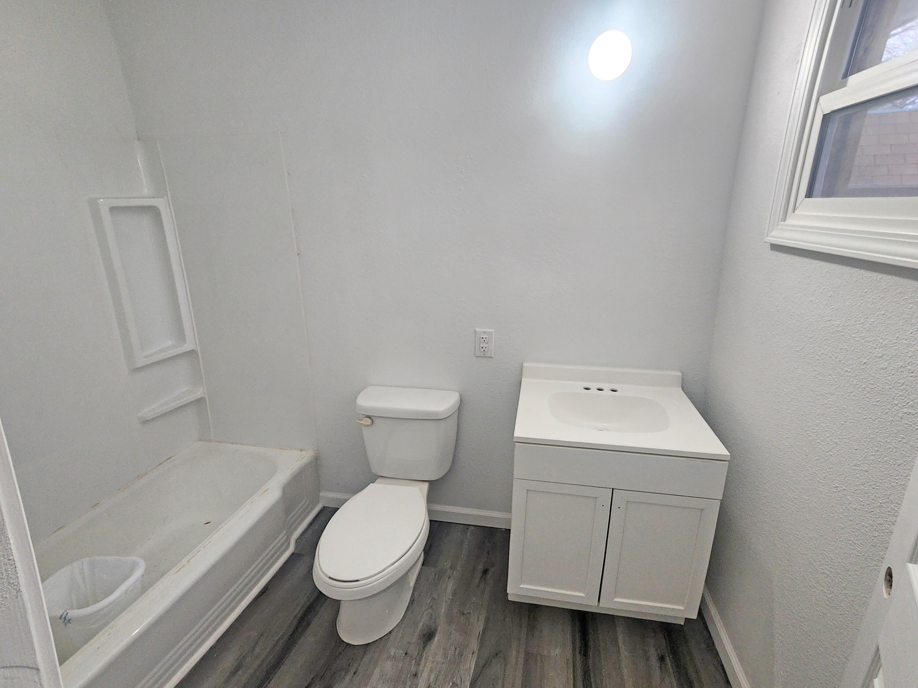 915 West Main Street Property Photo 11