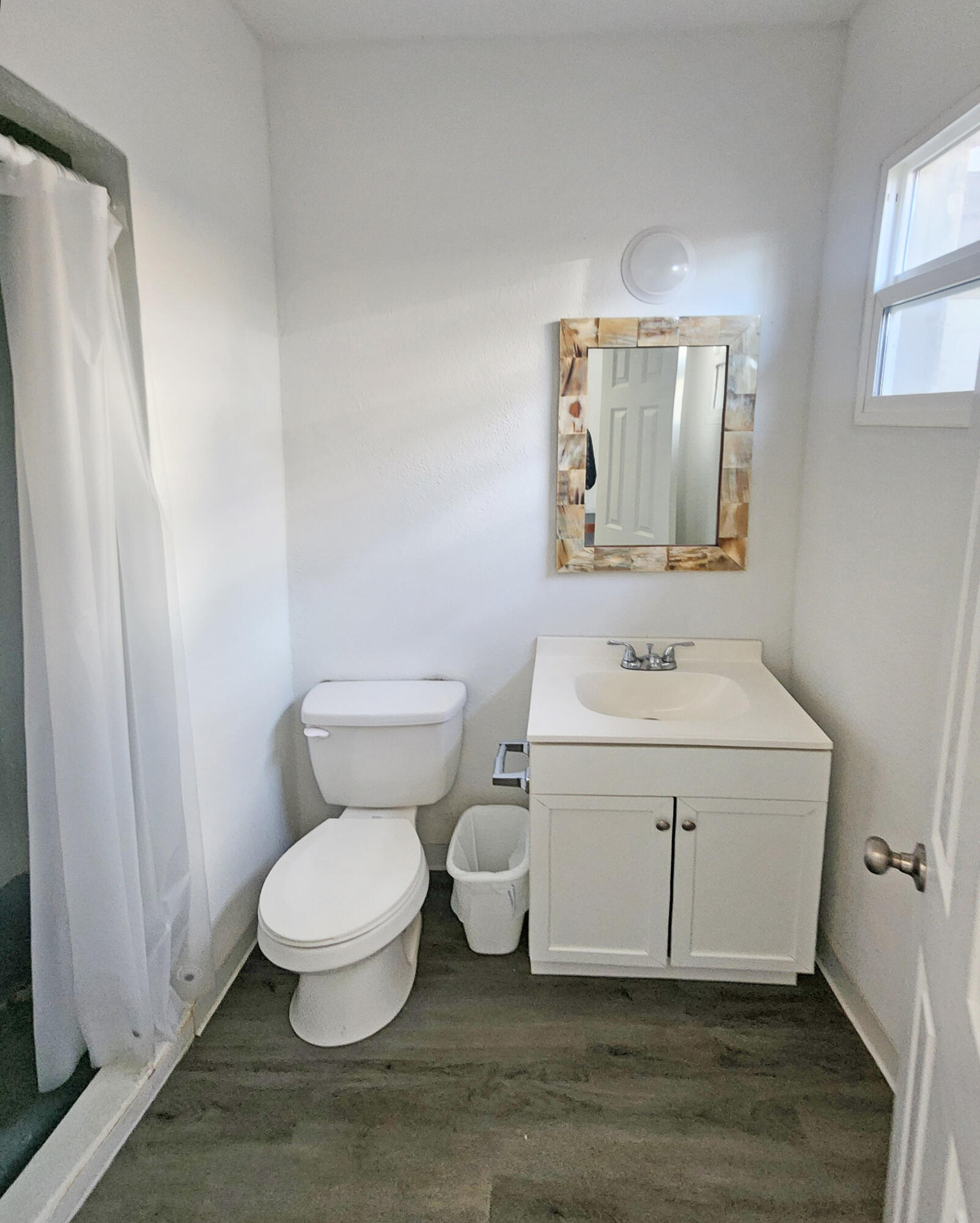 915 West Main Street Property Photo 13
