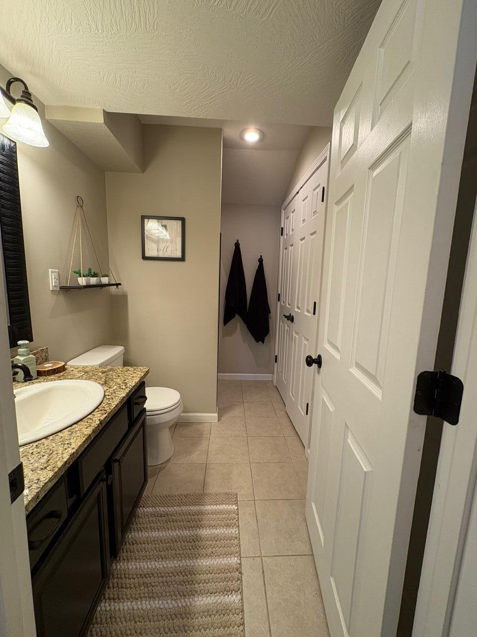 2219 East Huntington Street Property Photo 4