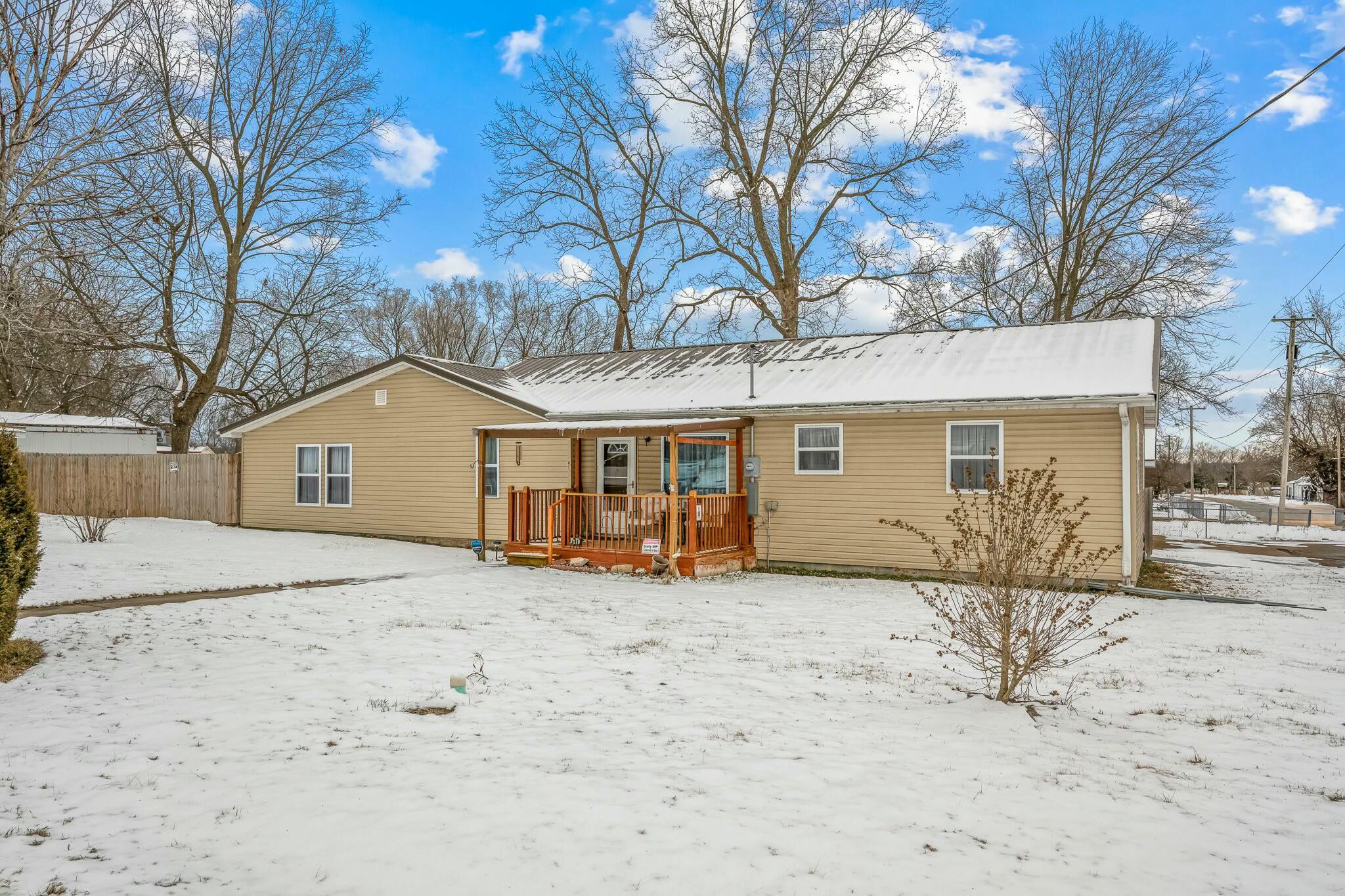 310 West English Street Property Photo 2