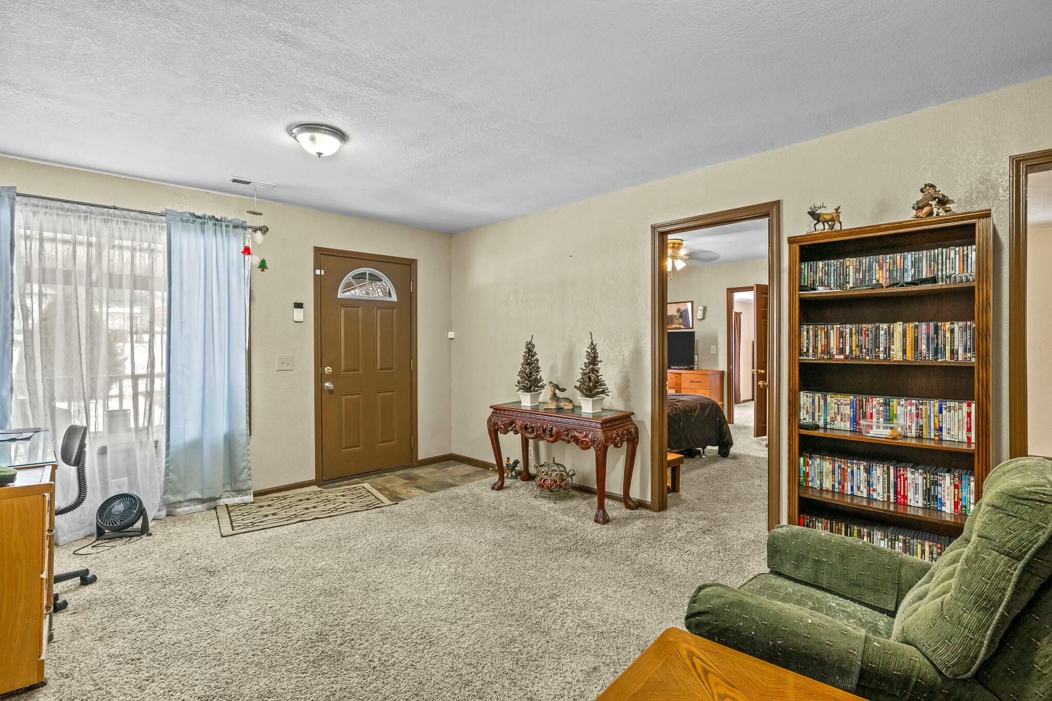 310 West English Street Property Photo 4
