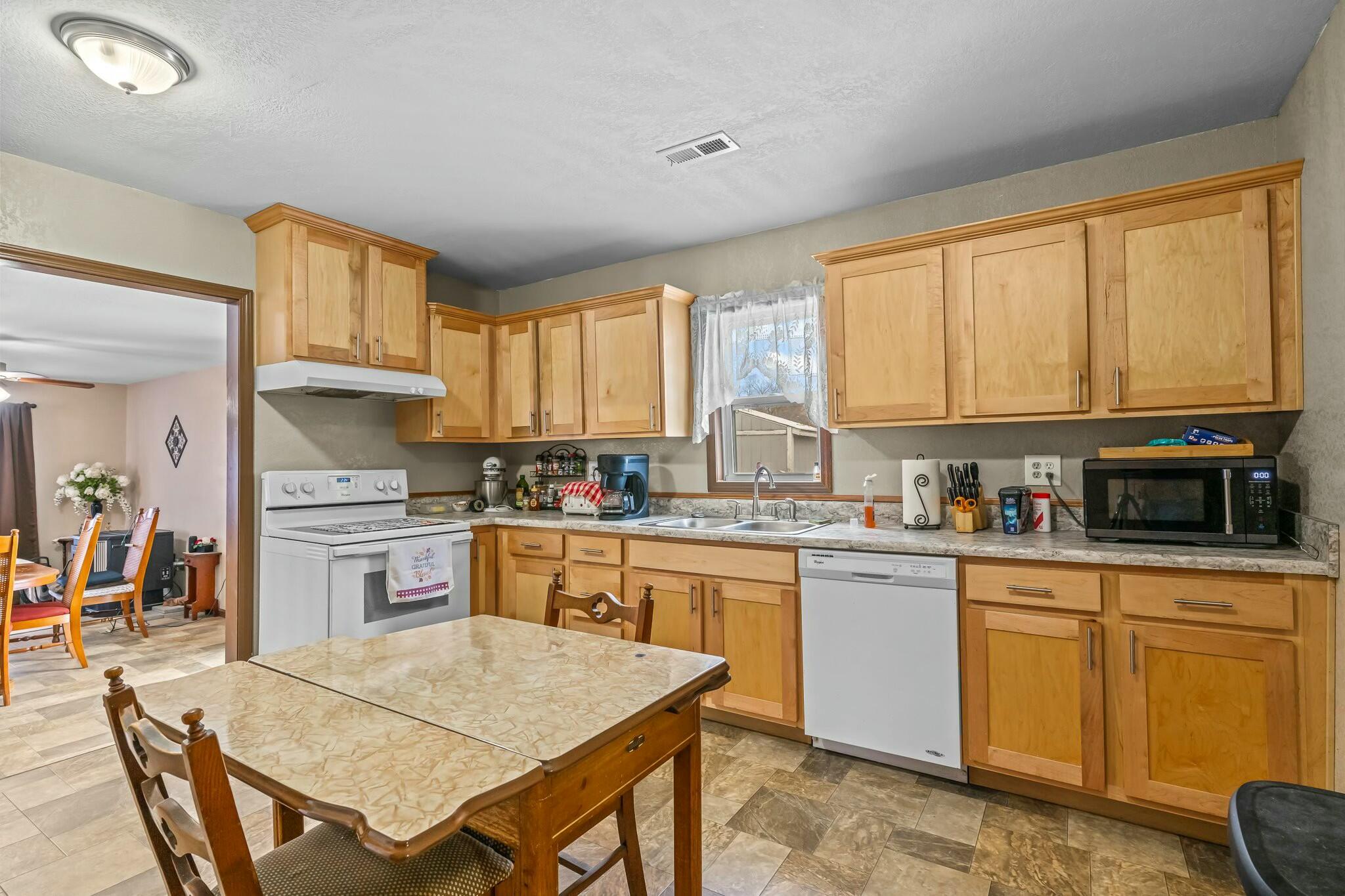 310 West English Street Property Photo 7