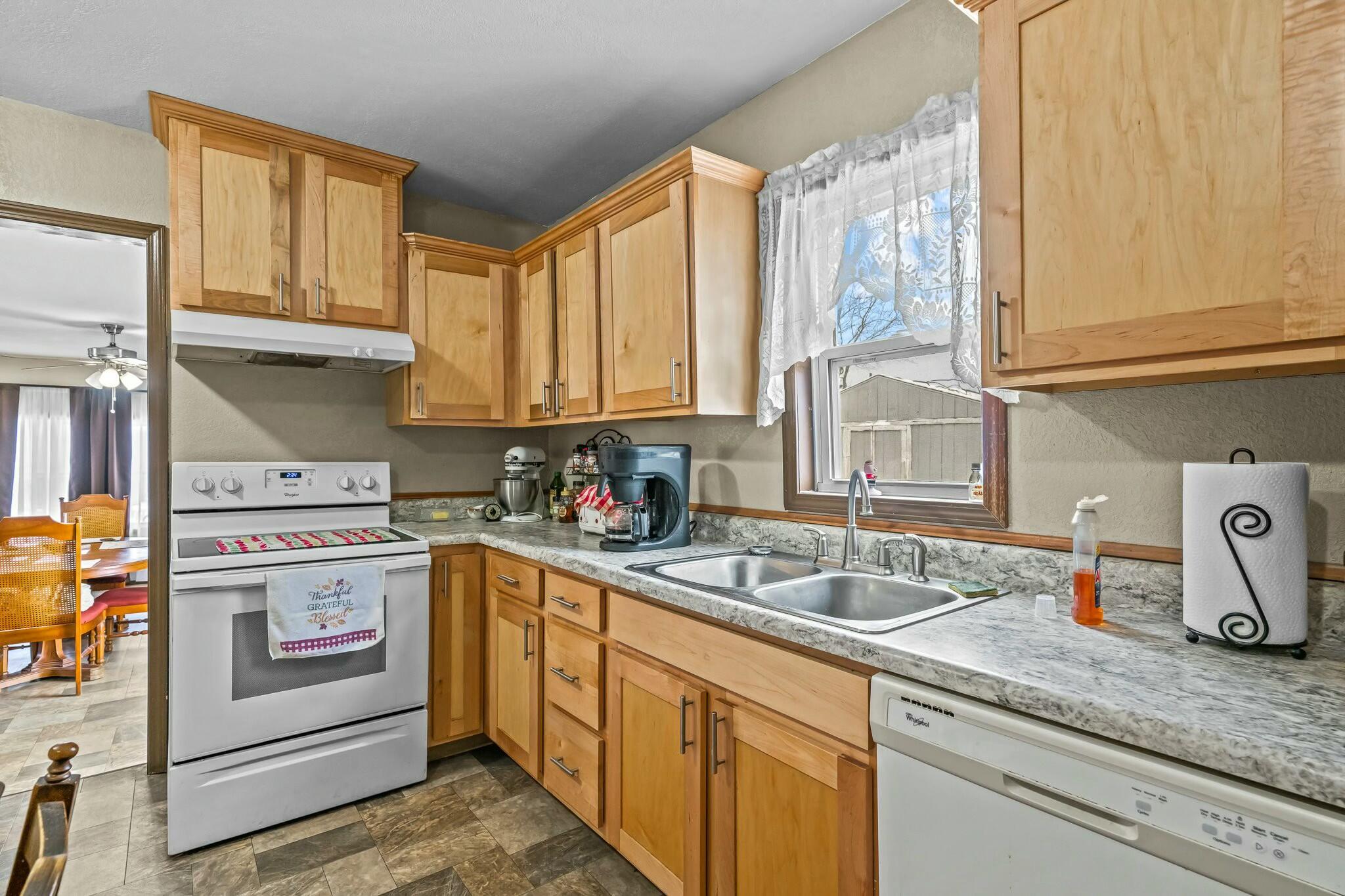 310 West English Street Property Photo 8