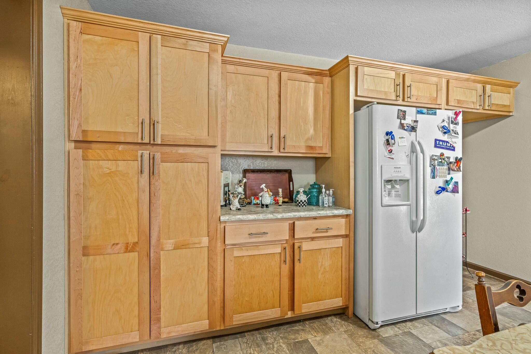 310 West English Street Property Photo 9