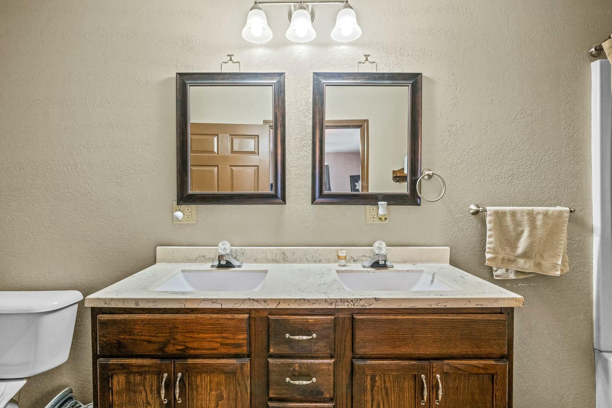 310 West English Street Property Photo 15