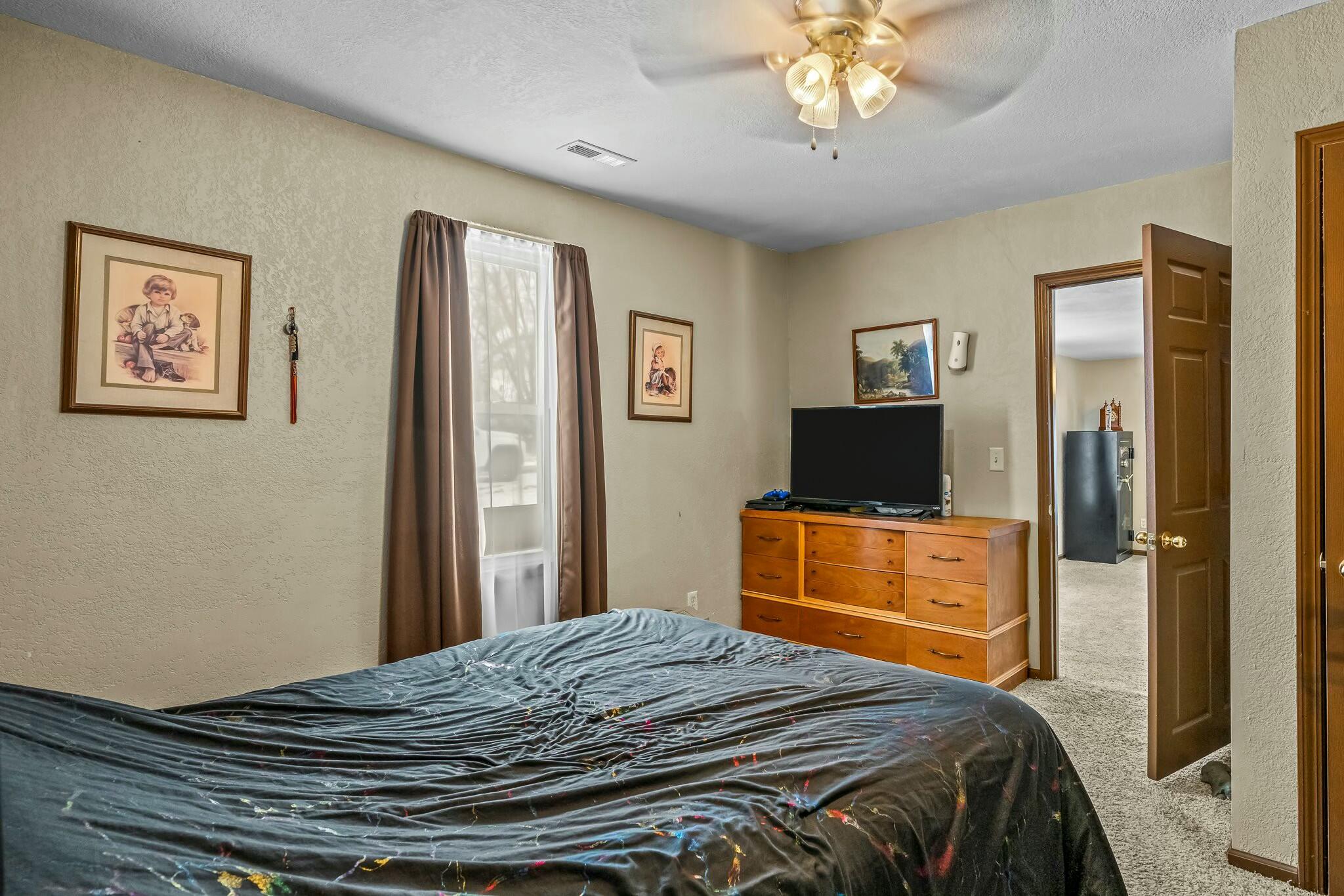 310 West English Street Property Photo 17