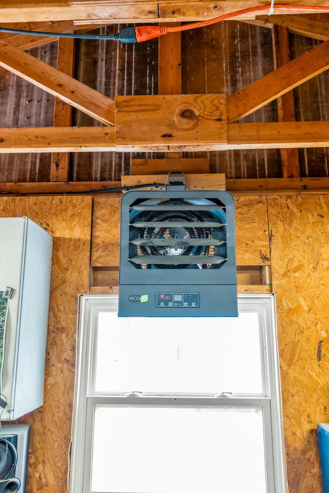 310 West English Street Property Photo 28