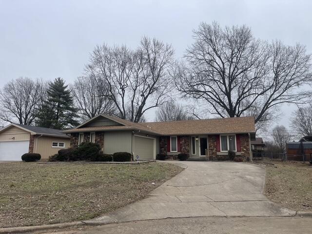 East Kickapoo Est Real Estate Listings Main Image