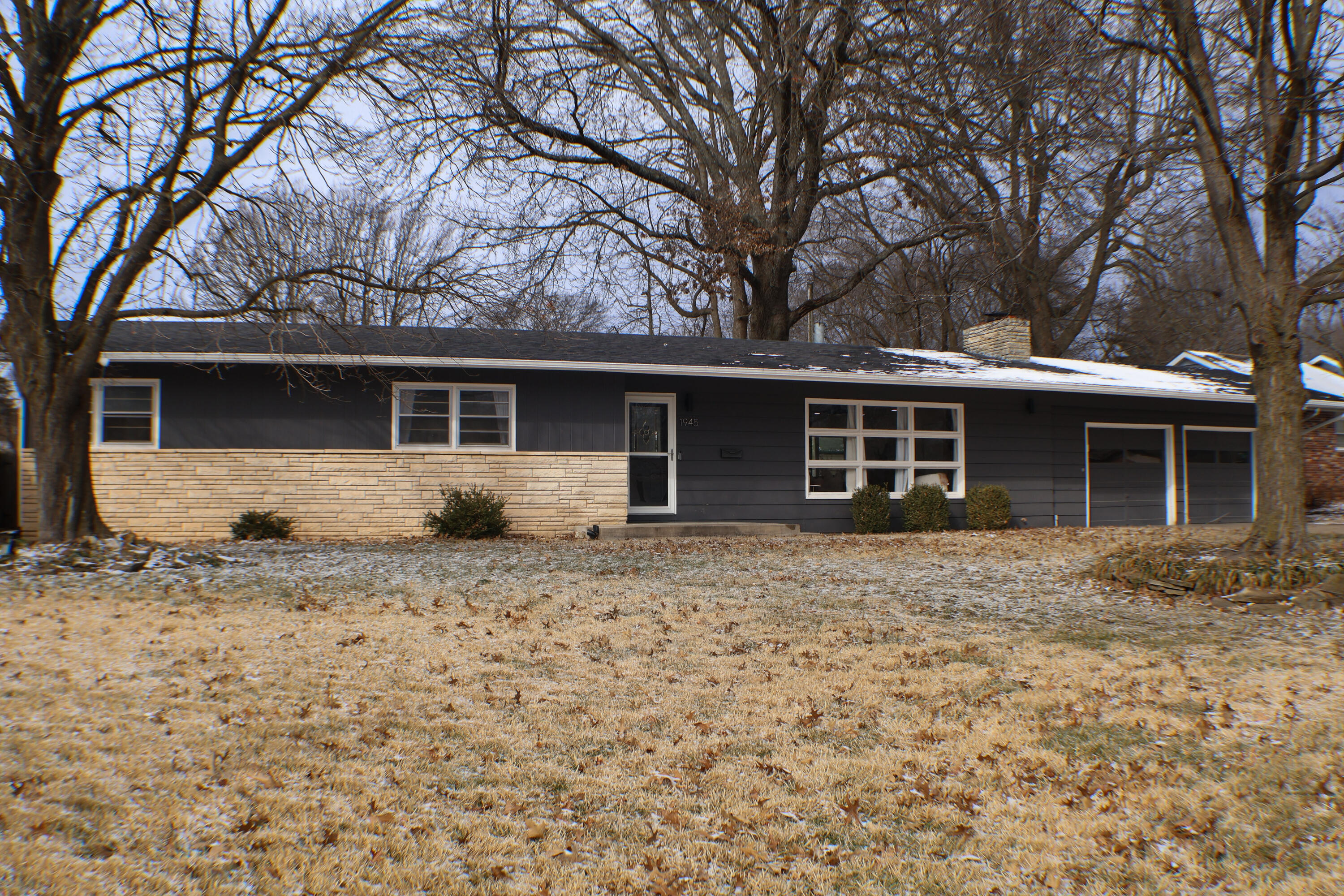 1945 South Cedarbrook Avenue Property Photo 1