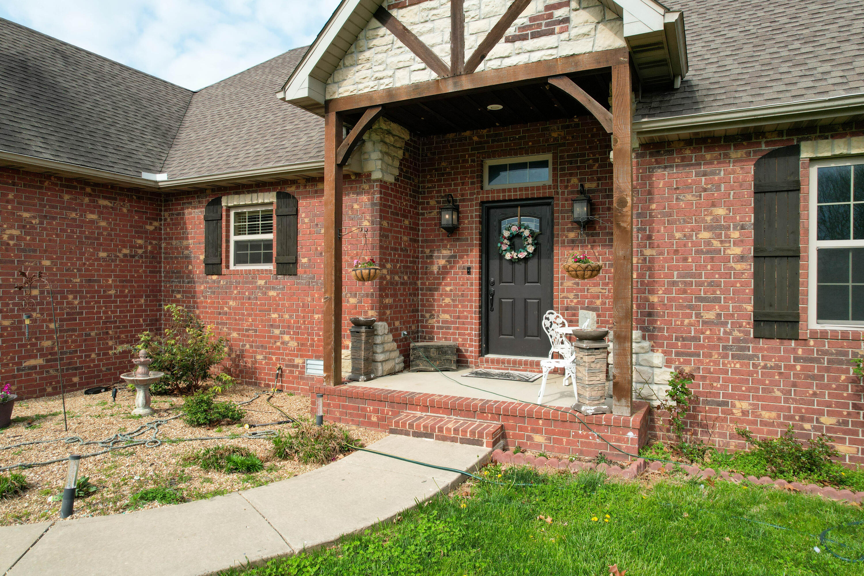 792 Frog Pond Road Property Photo 5