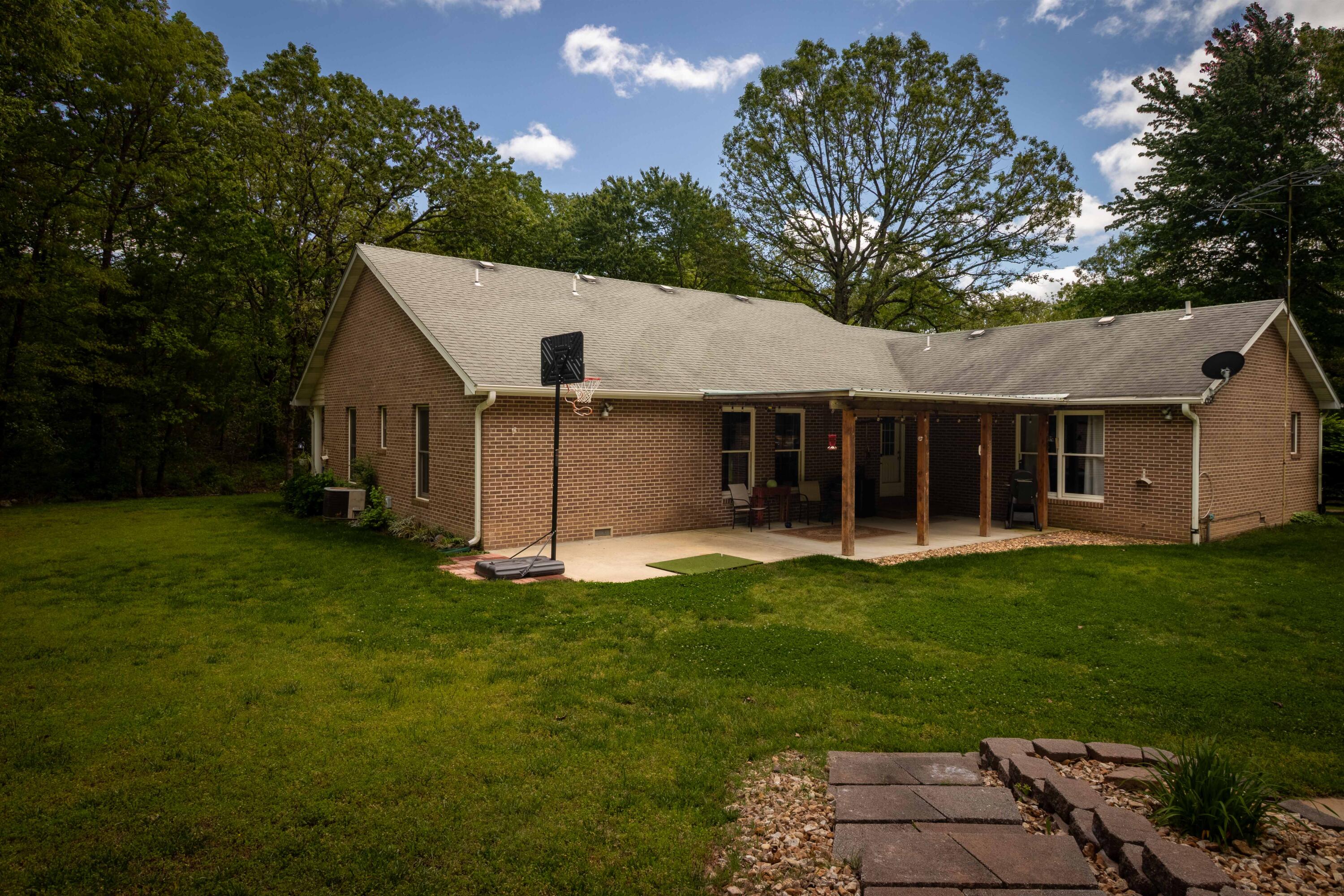 1219 County Road 6170 Property Photo 4