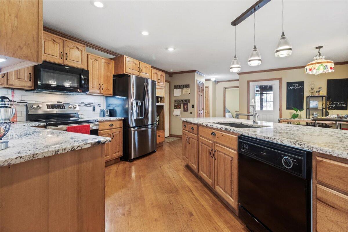 1219 County Road 6170 Property Photo 12