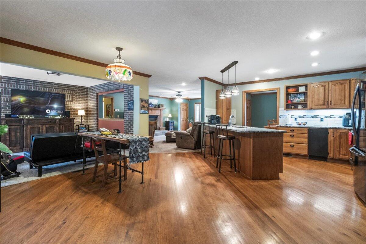 1219 County Road 6170 Property Photo 14