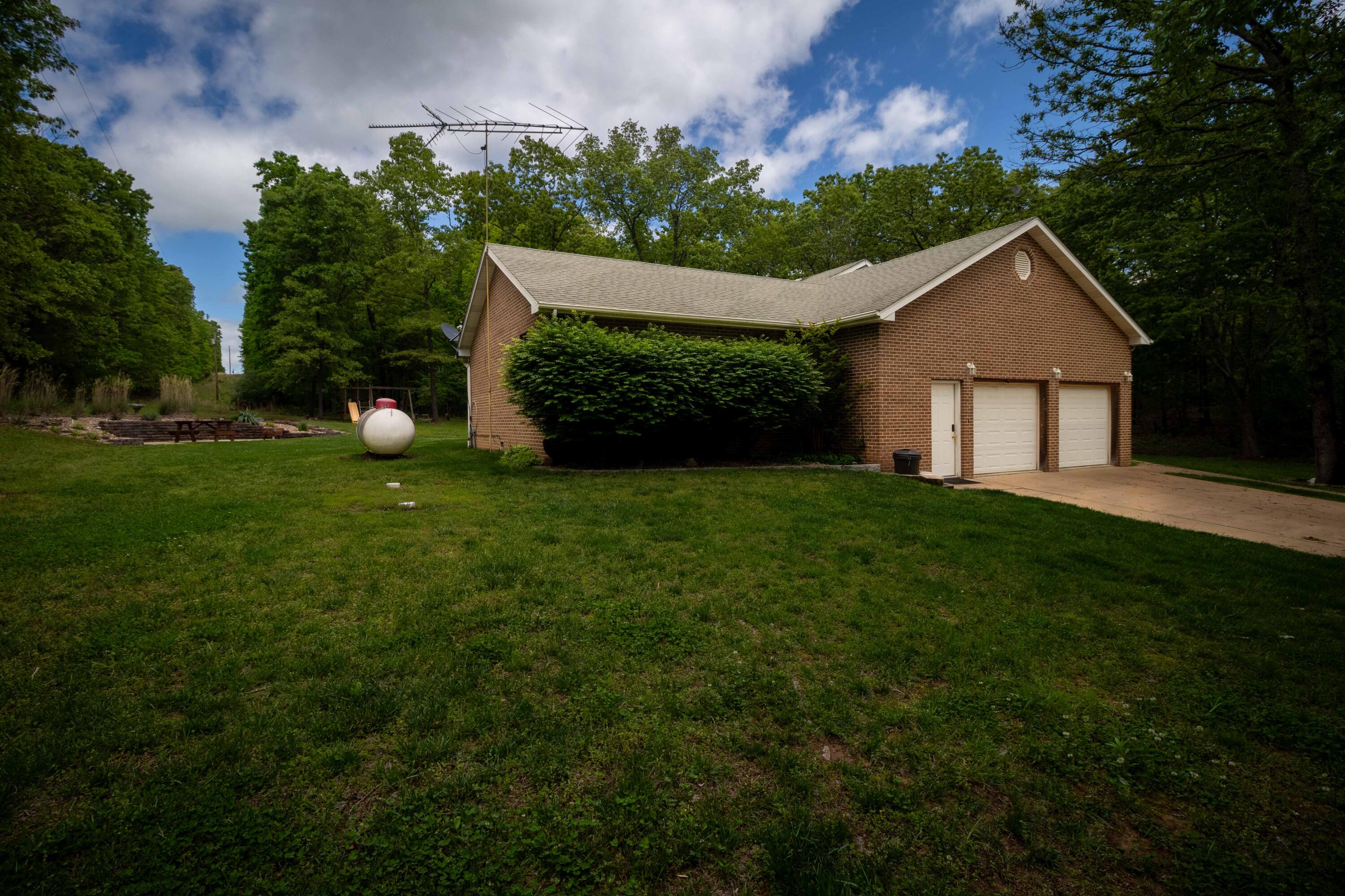 1219 County Road 6170 Property Photo 33