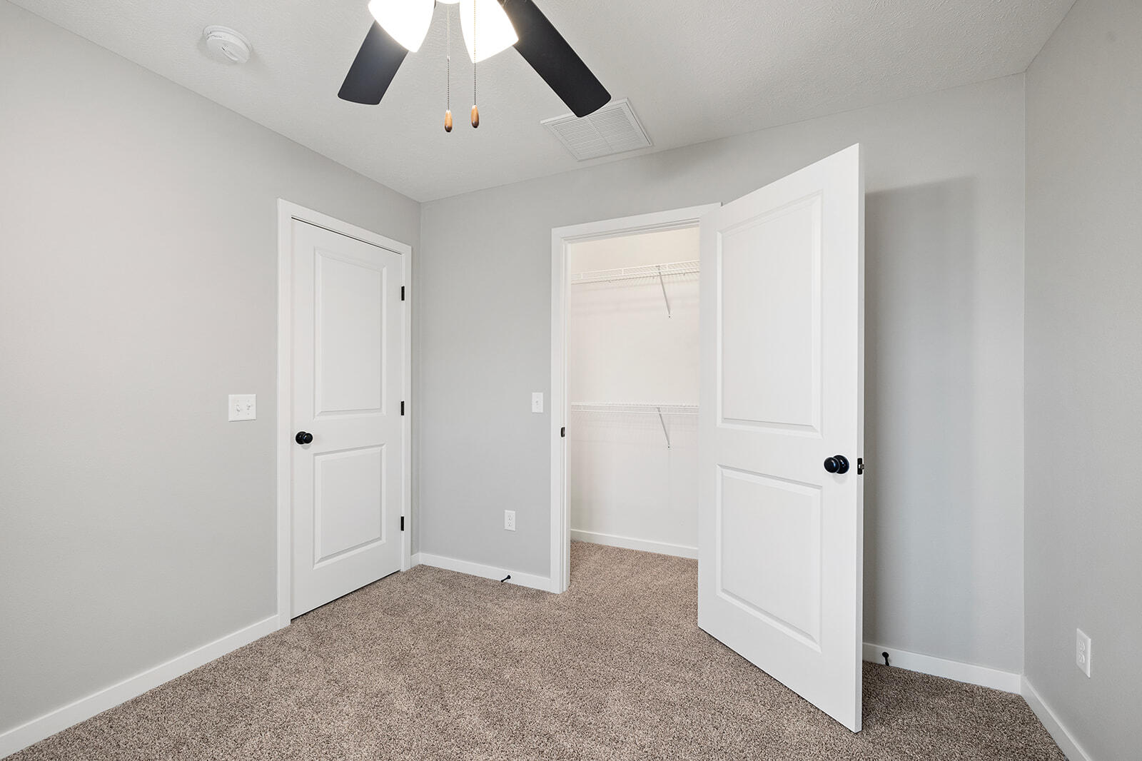 760 East Penzance Circle Property Photo 12