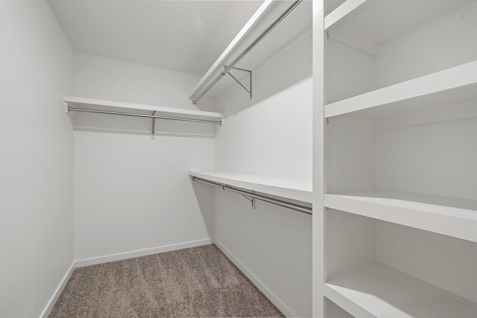 760 East Penzance Circle Property Photo 17