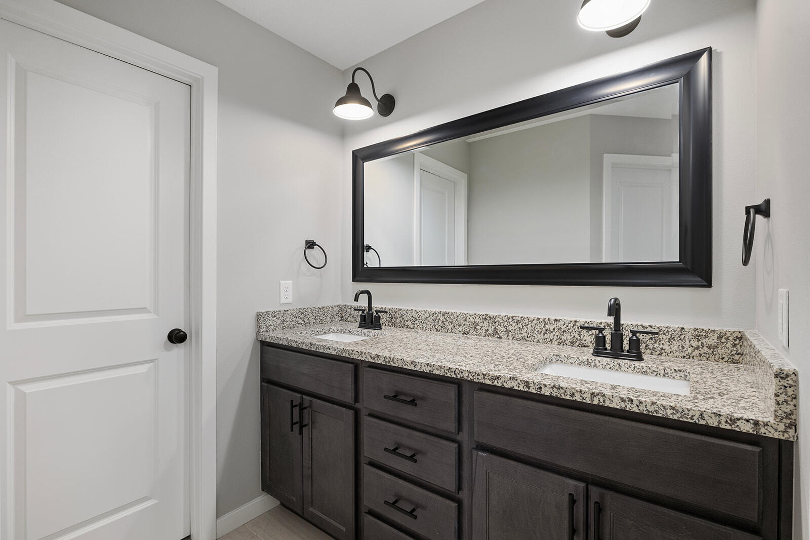 760 East Penzance Circle Property Photo 19
