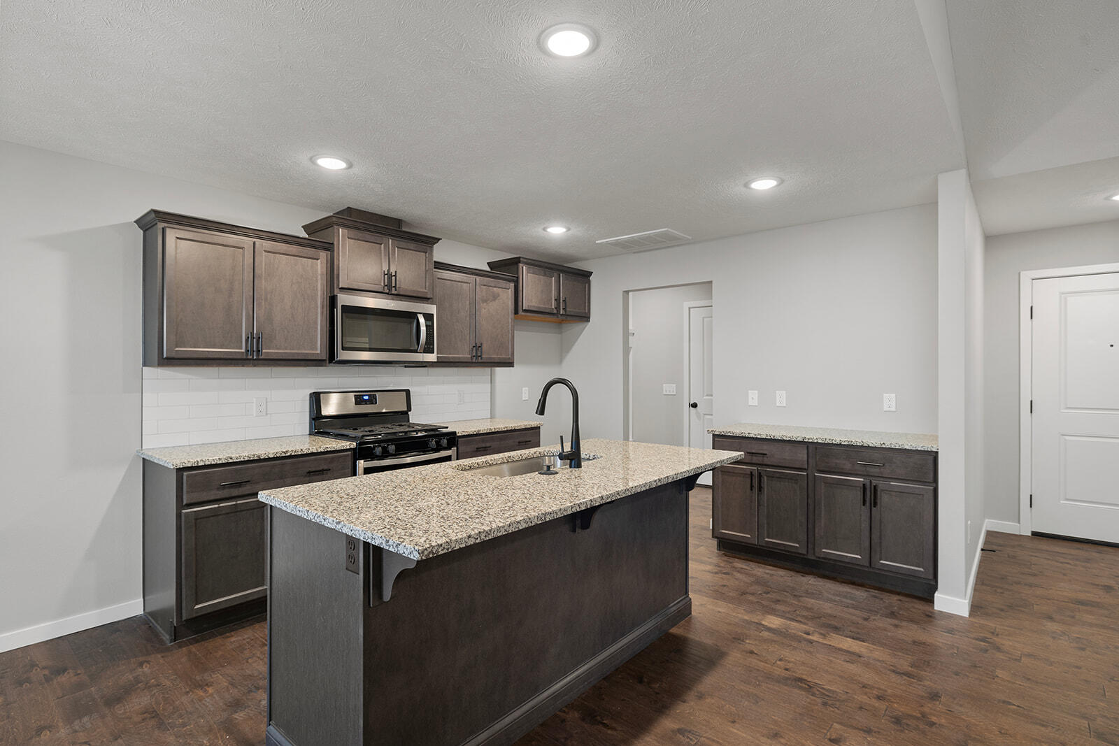 760 East Penzance Circle Property Photo 23
