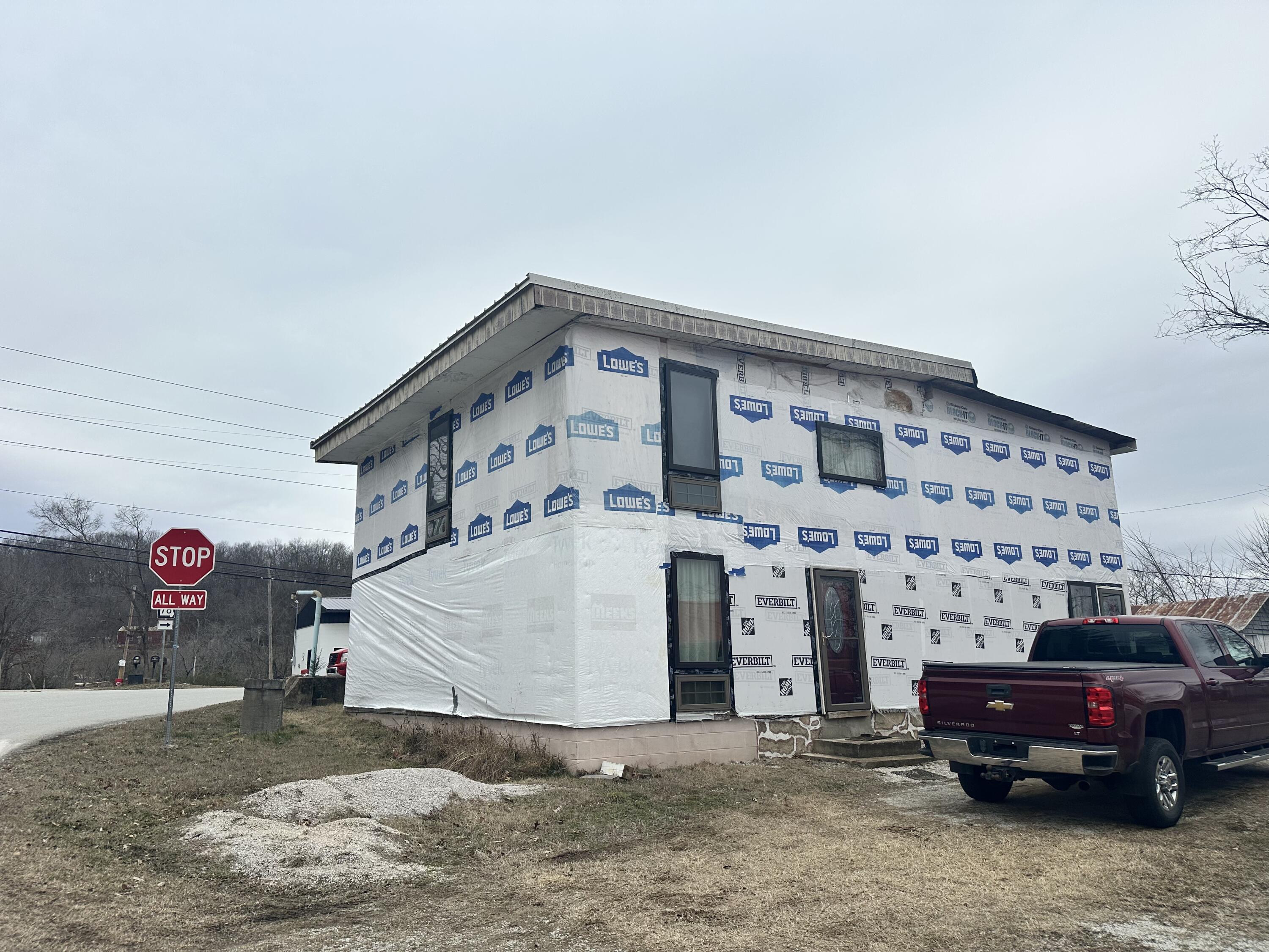 8551-8515 West State Highway 76 Property Photo