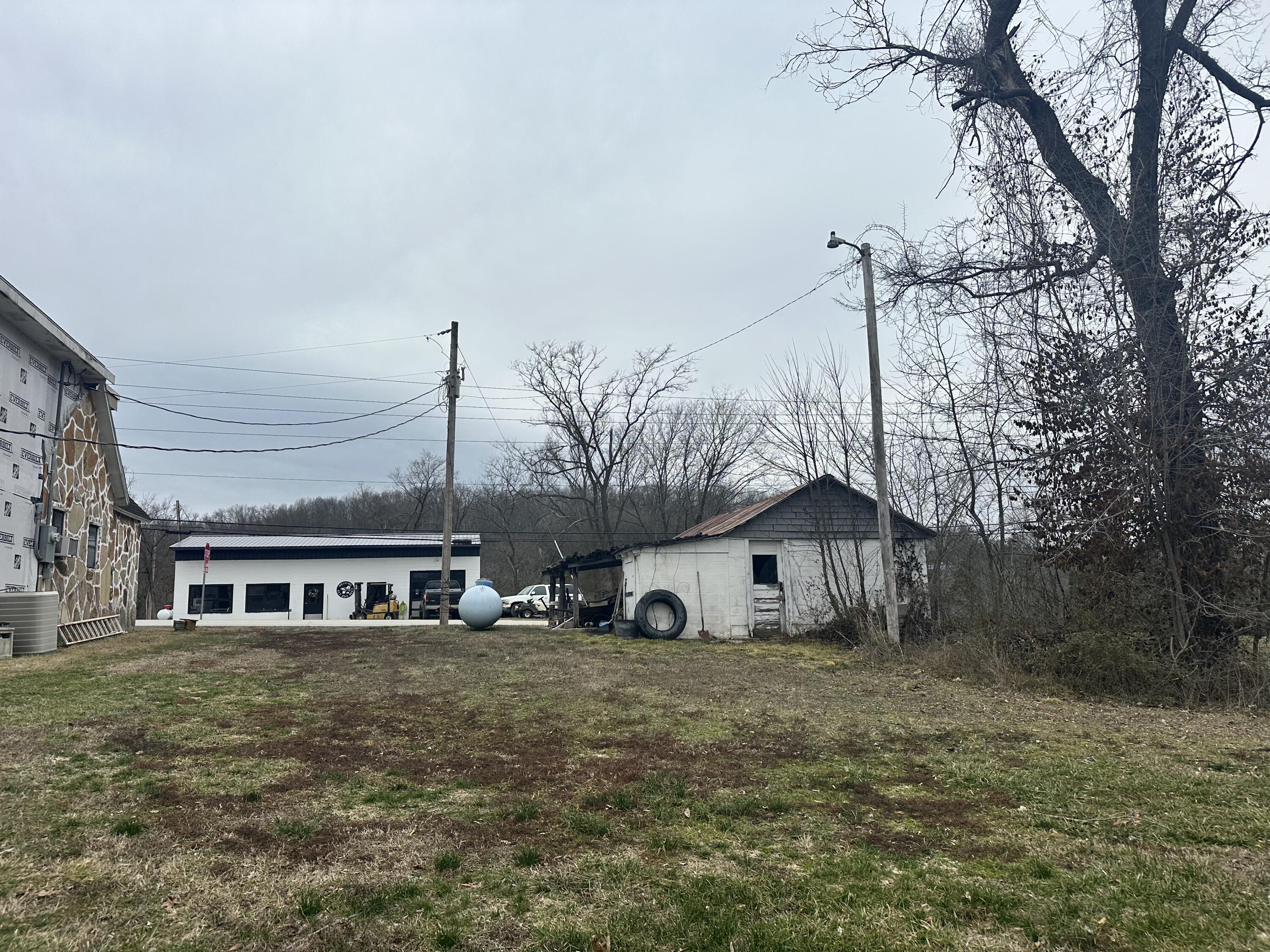 8551-8515 West State Highway 76 Property Photo 3