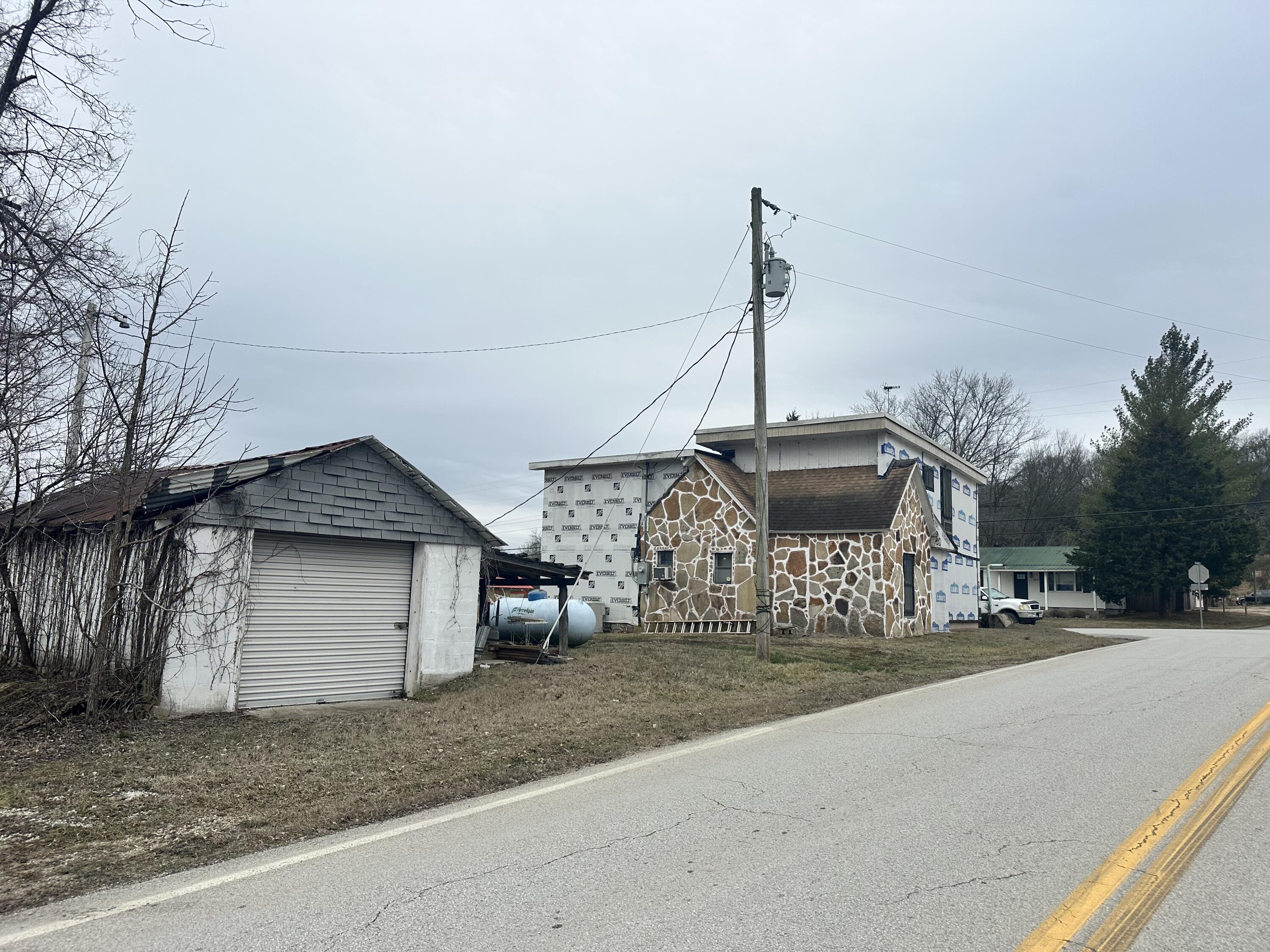 8551-8515 West State Highway 76 Property Photo 4