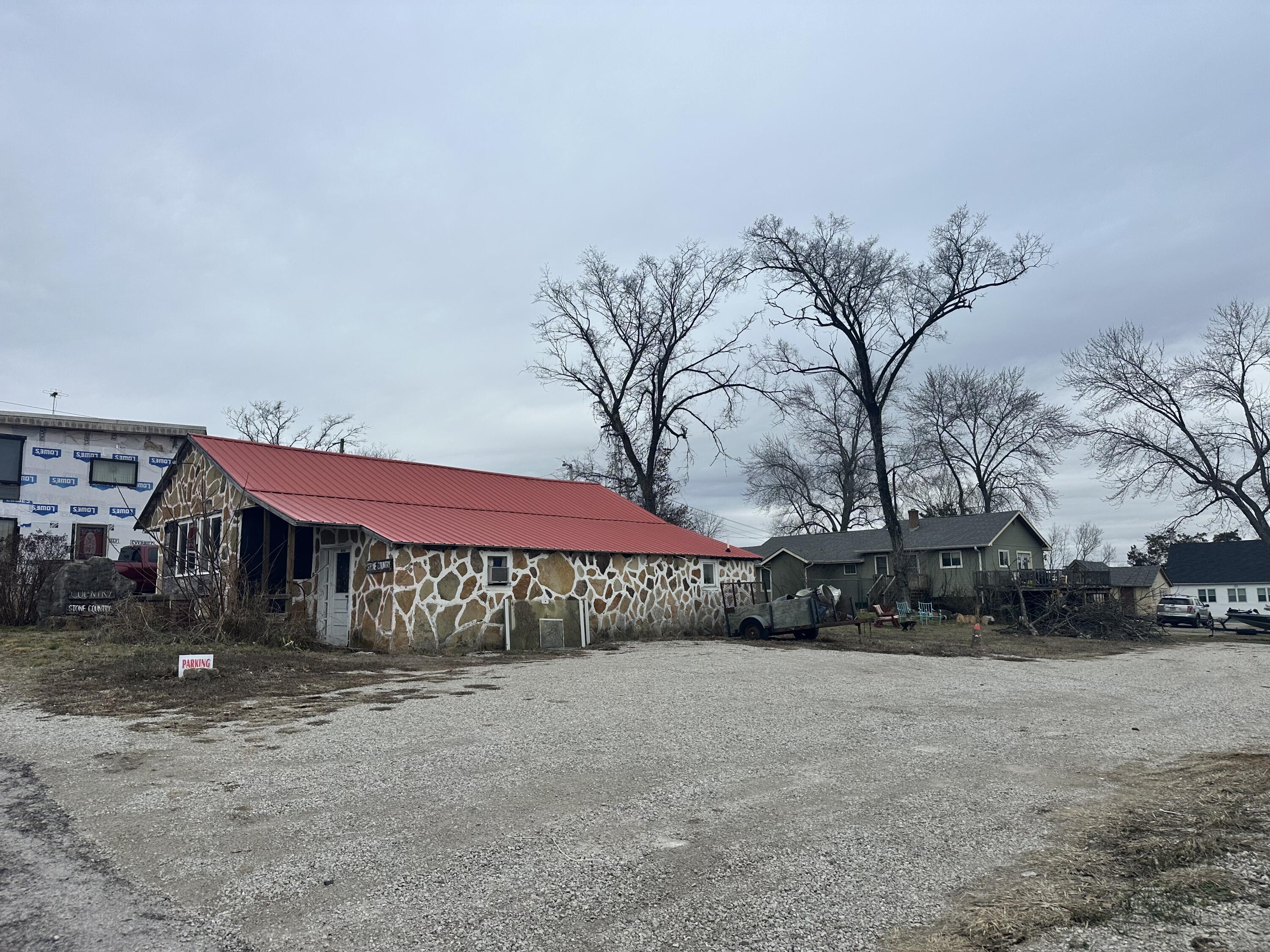 8551-8515 West State Highway 76 Property Photo 43