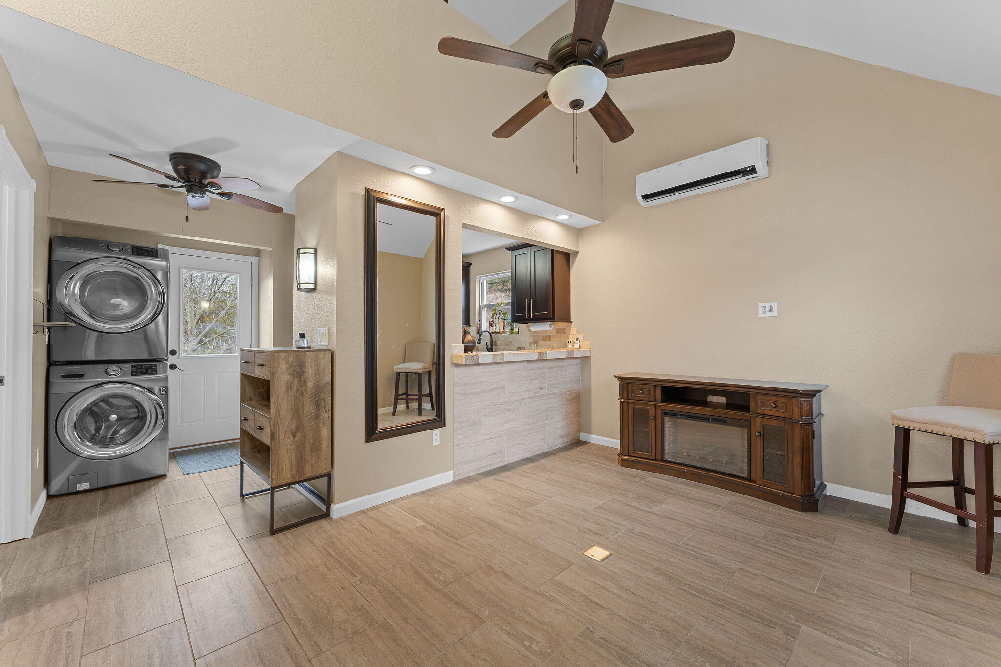 270 Valley Stream Circle Property Photo 4