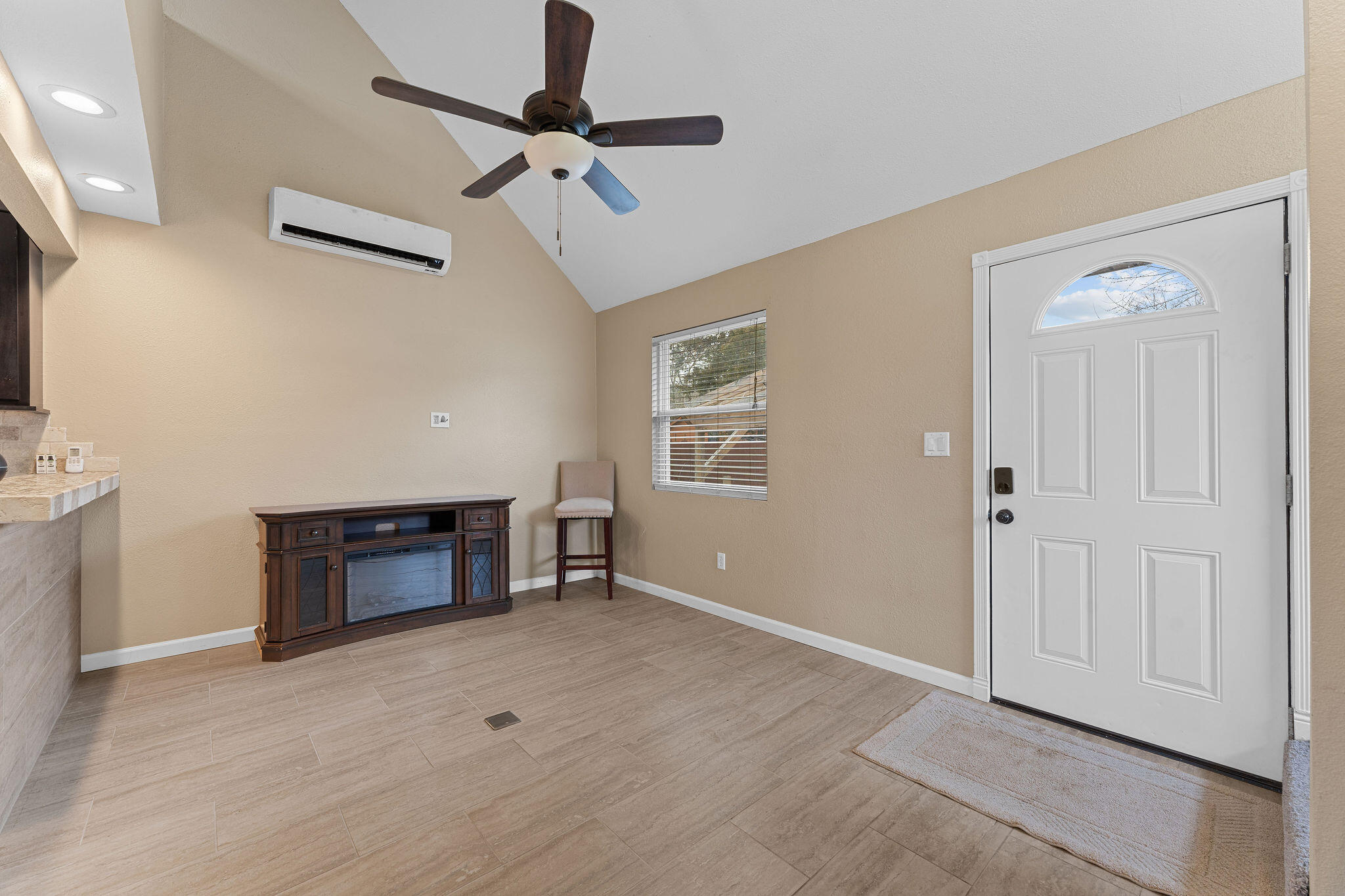 270 Valley Stream Circle Property Photo 5