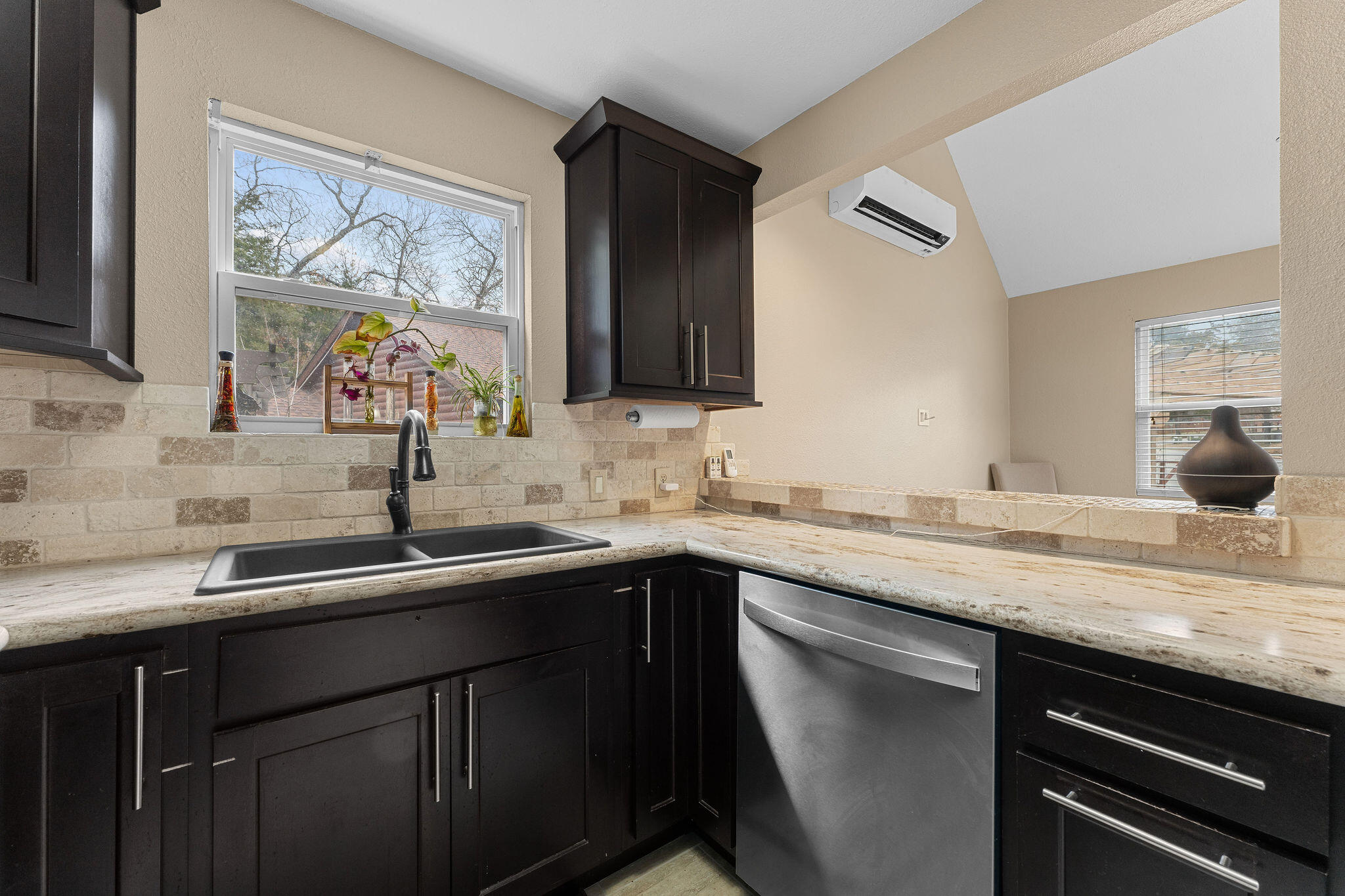 270 Valley Stream Circle Property Photo 8