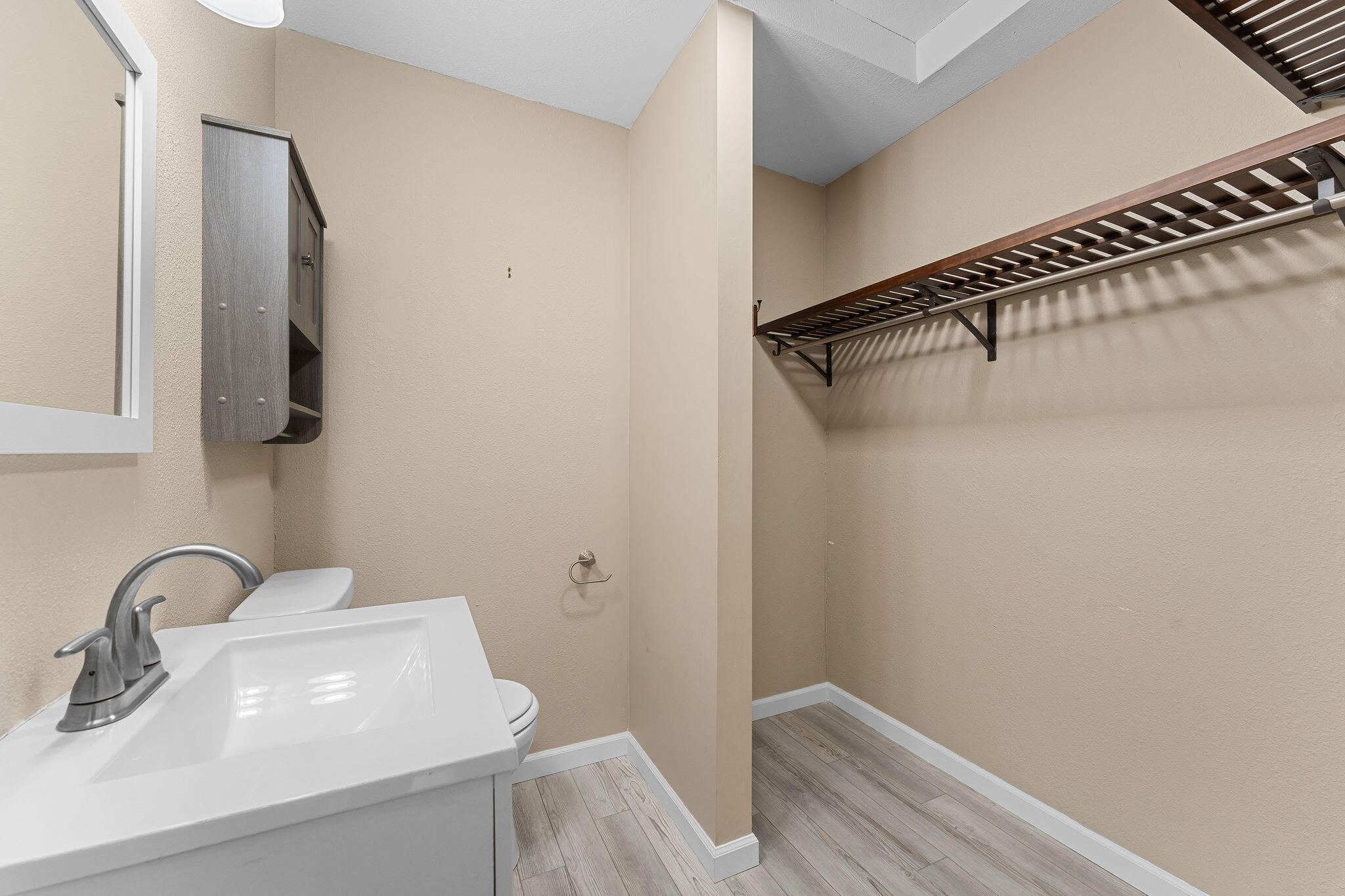 270 Valley Stream Circle Property Photo 12