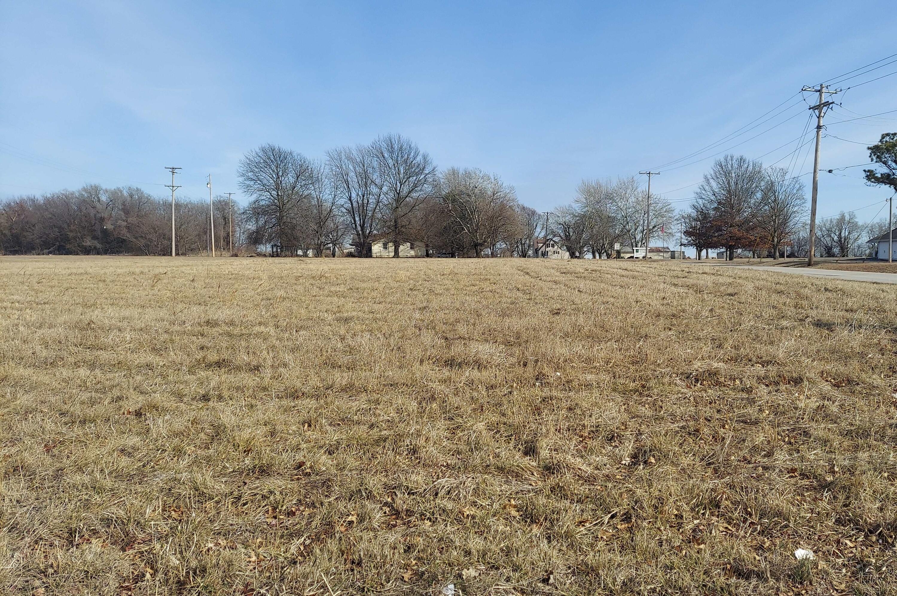 405 East New Melville Road Property Photo 2