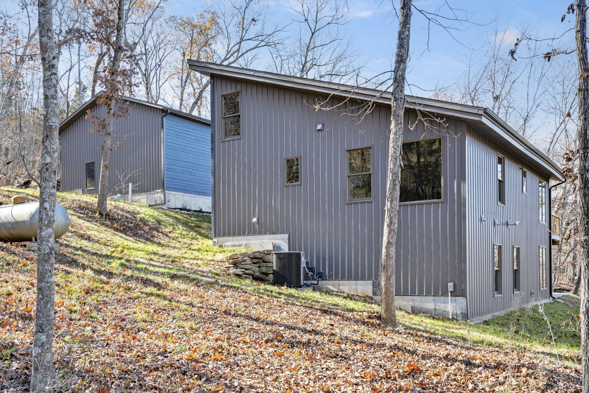 28 Irish Hills Boulevard Property Photo 4