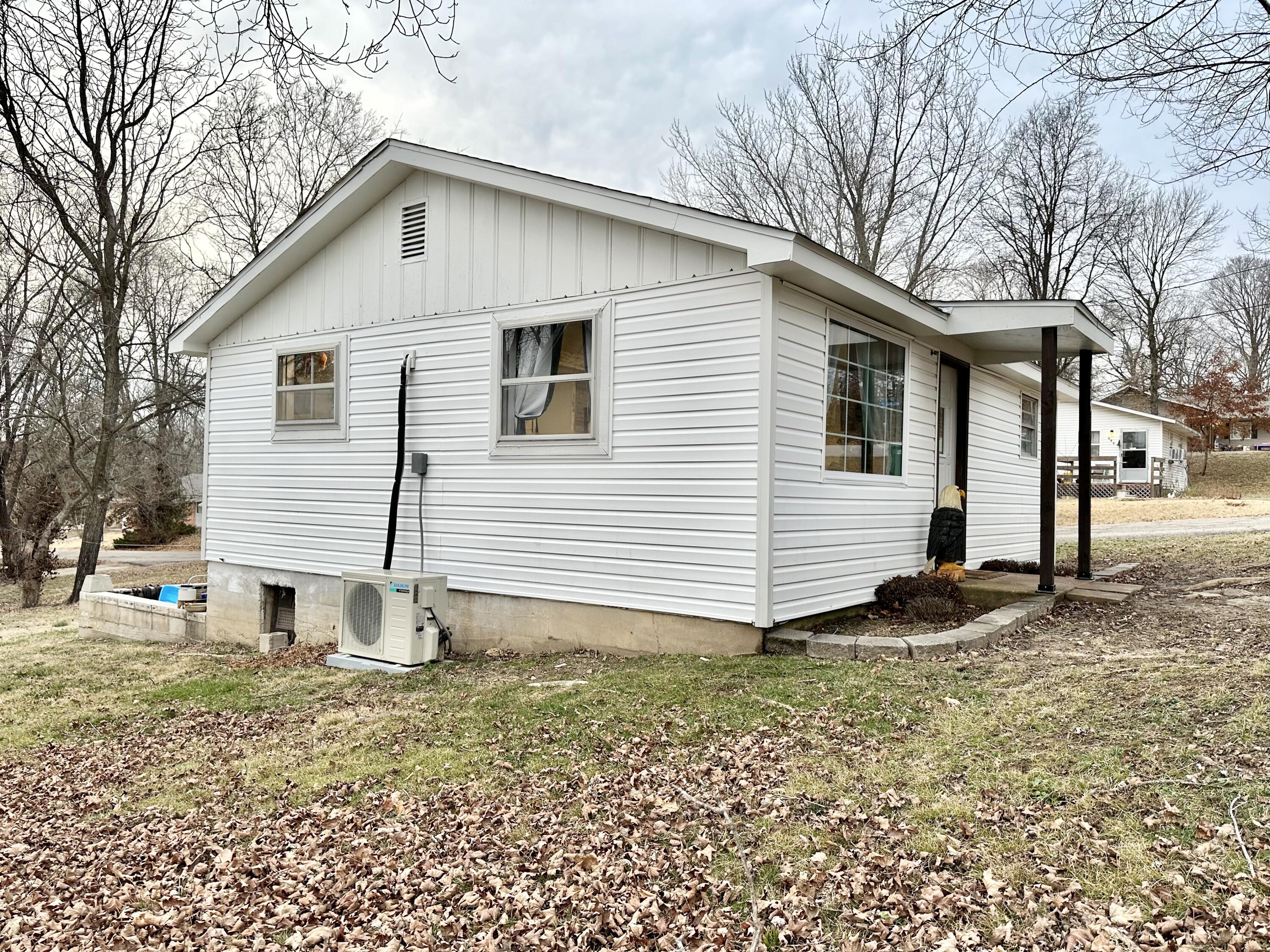 1119 Cedar Ave Property Photo 2
