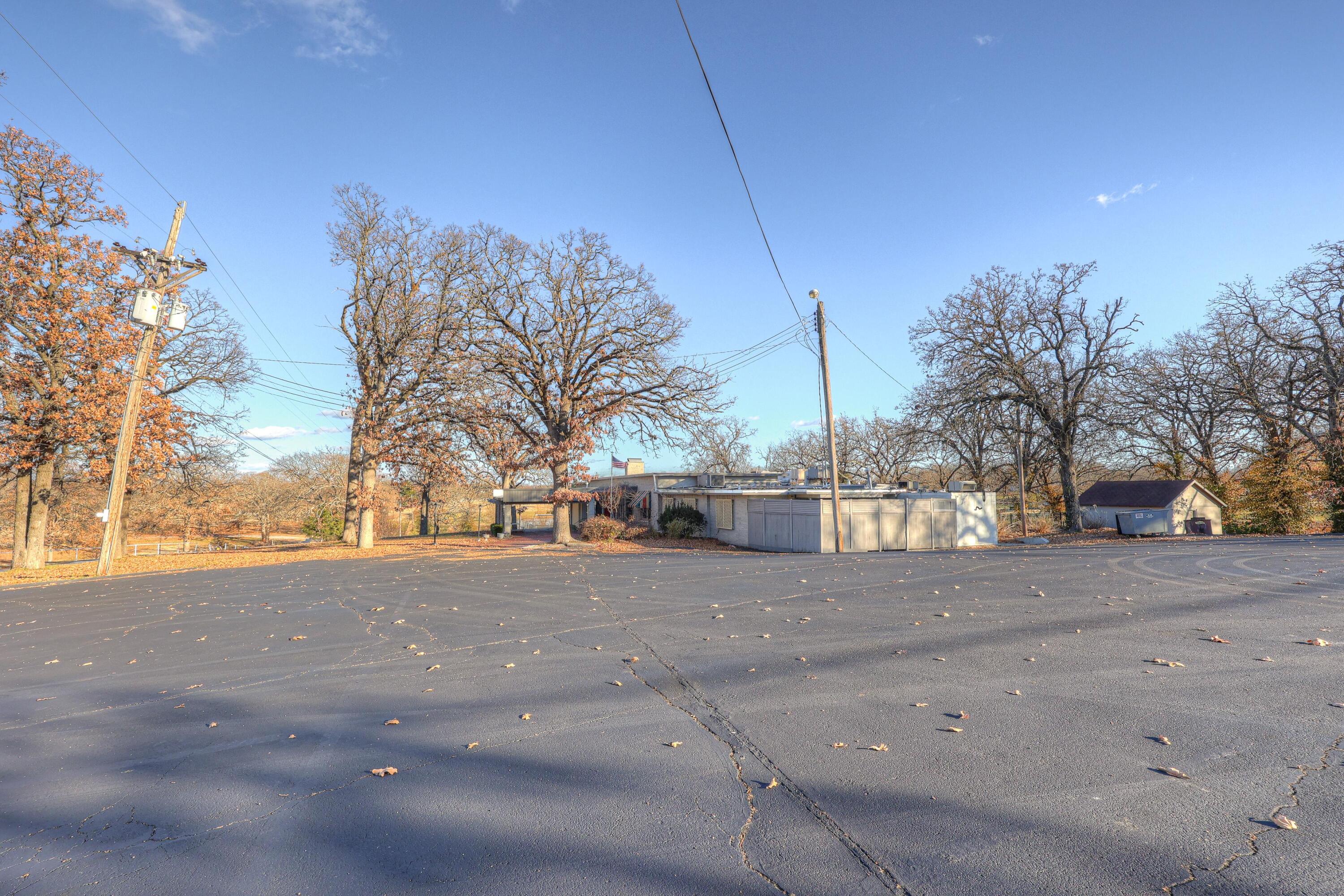 988 South Country Club Road Property Photo 7