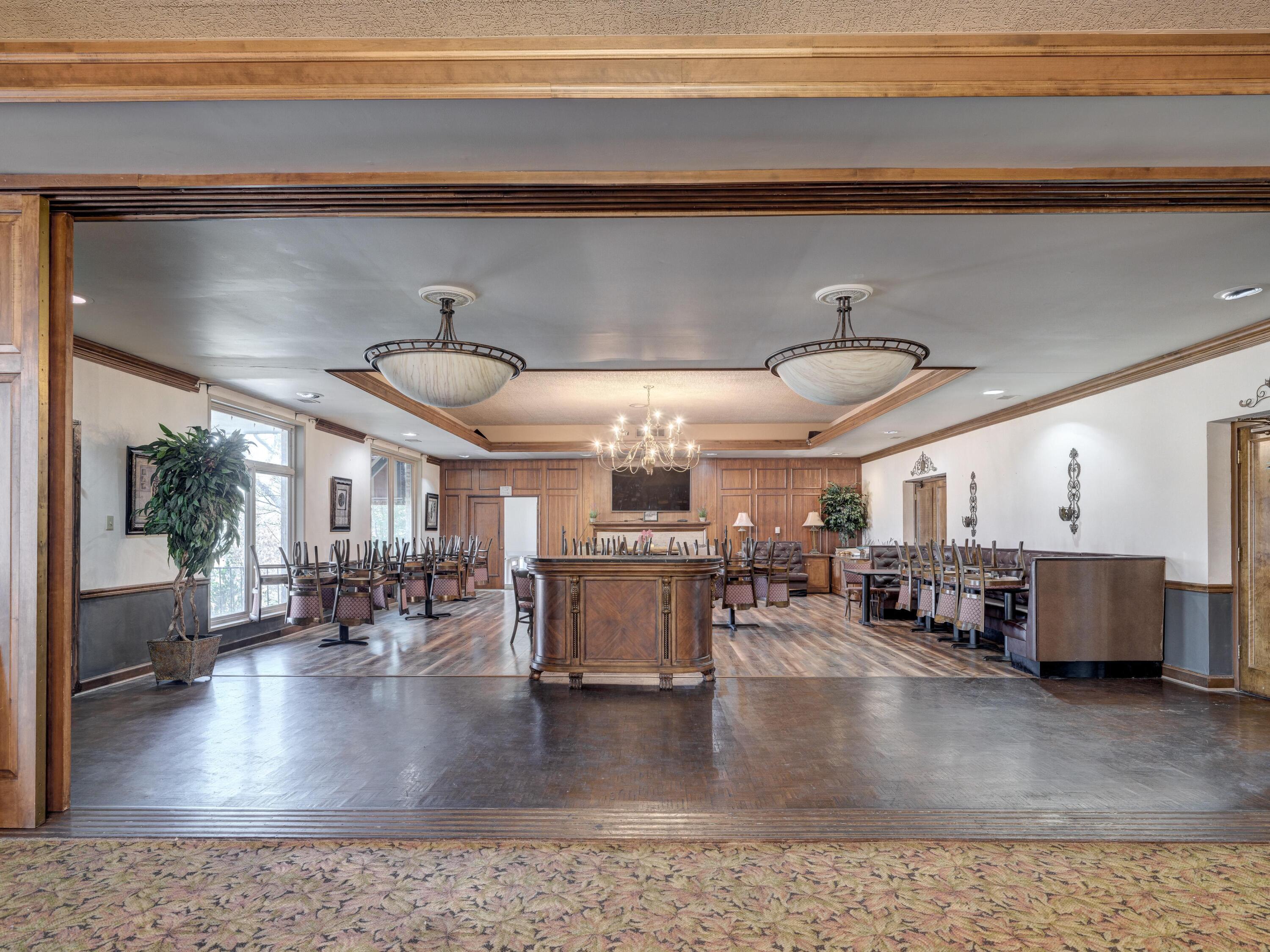 988 South Country Club Road Property Photo 8