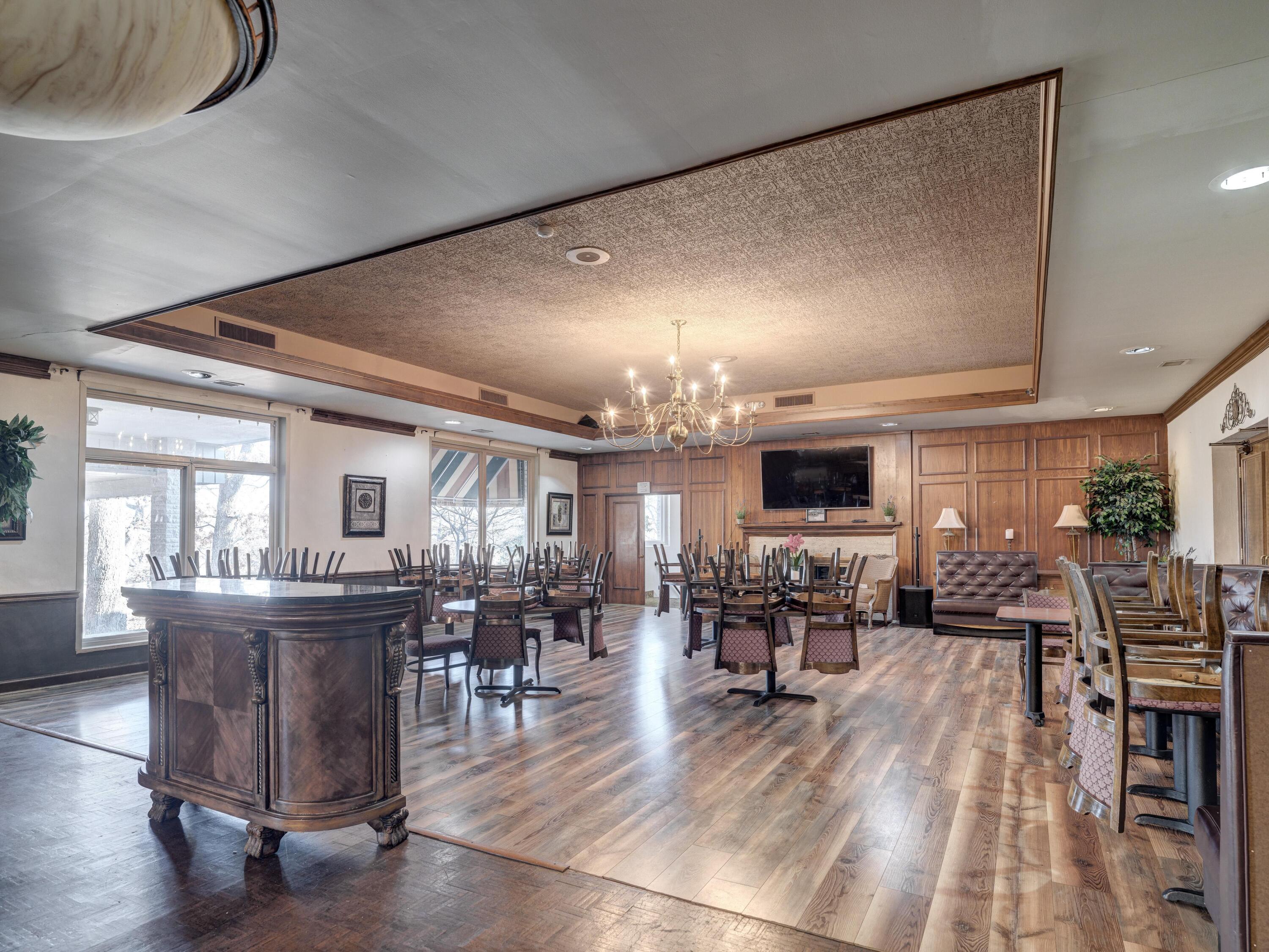 988 South Country Club Road Property Photo 15